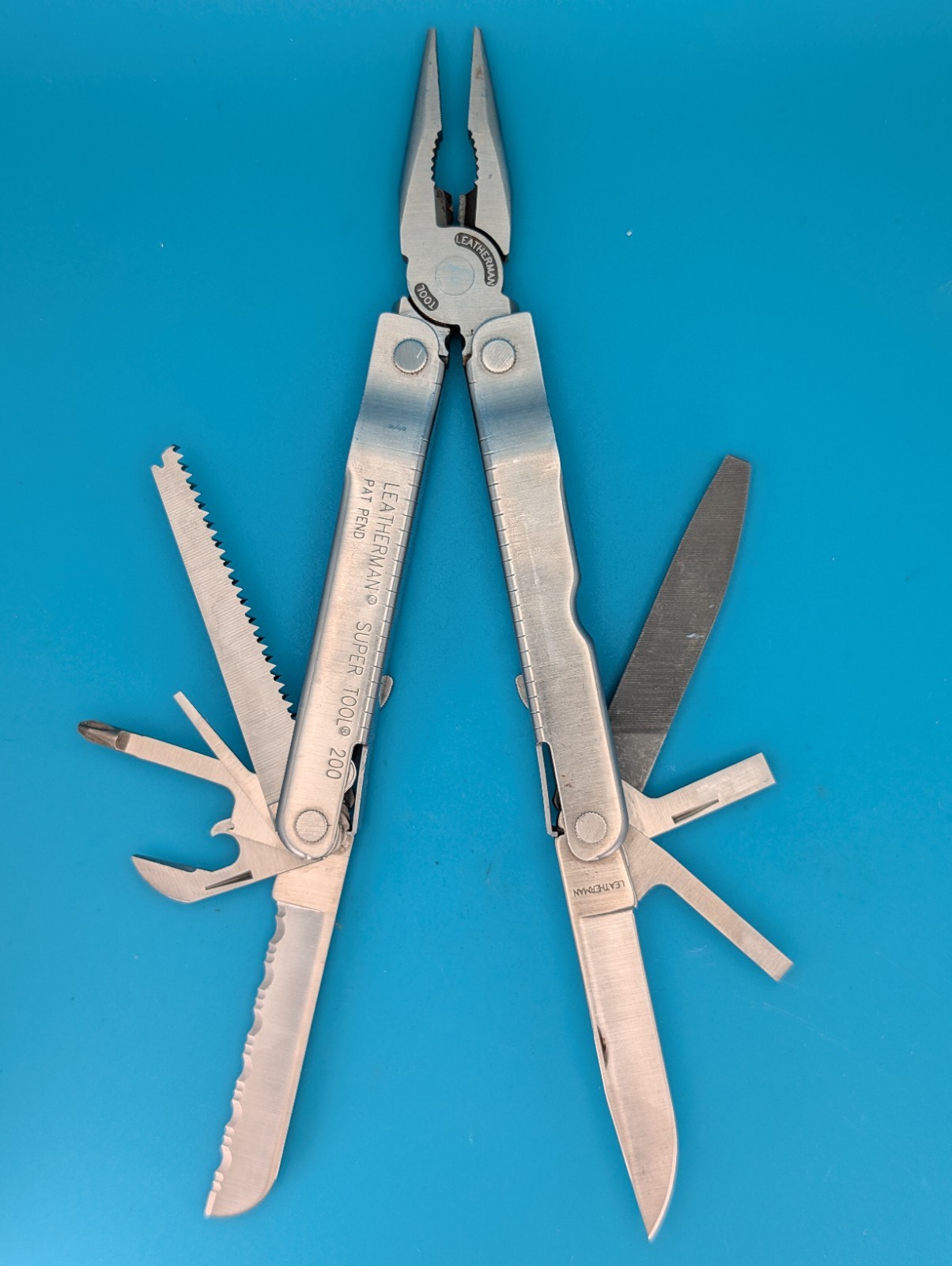 Vintage LEATHERMAN Super TOOL 200 Multi Tool! 04/03 Date Stamp!
