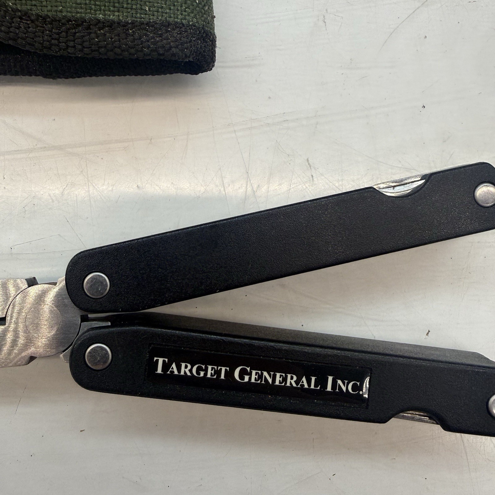 9 Tool Handheld Multi Tool * Unbranded * Pliers Knife Ruler Screwdriver