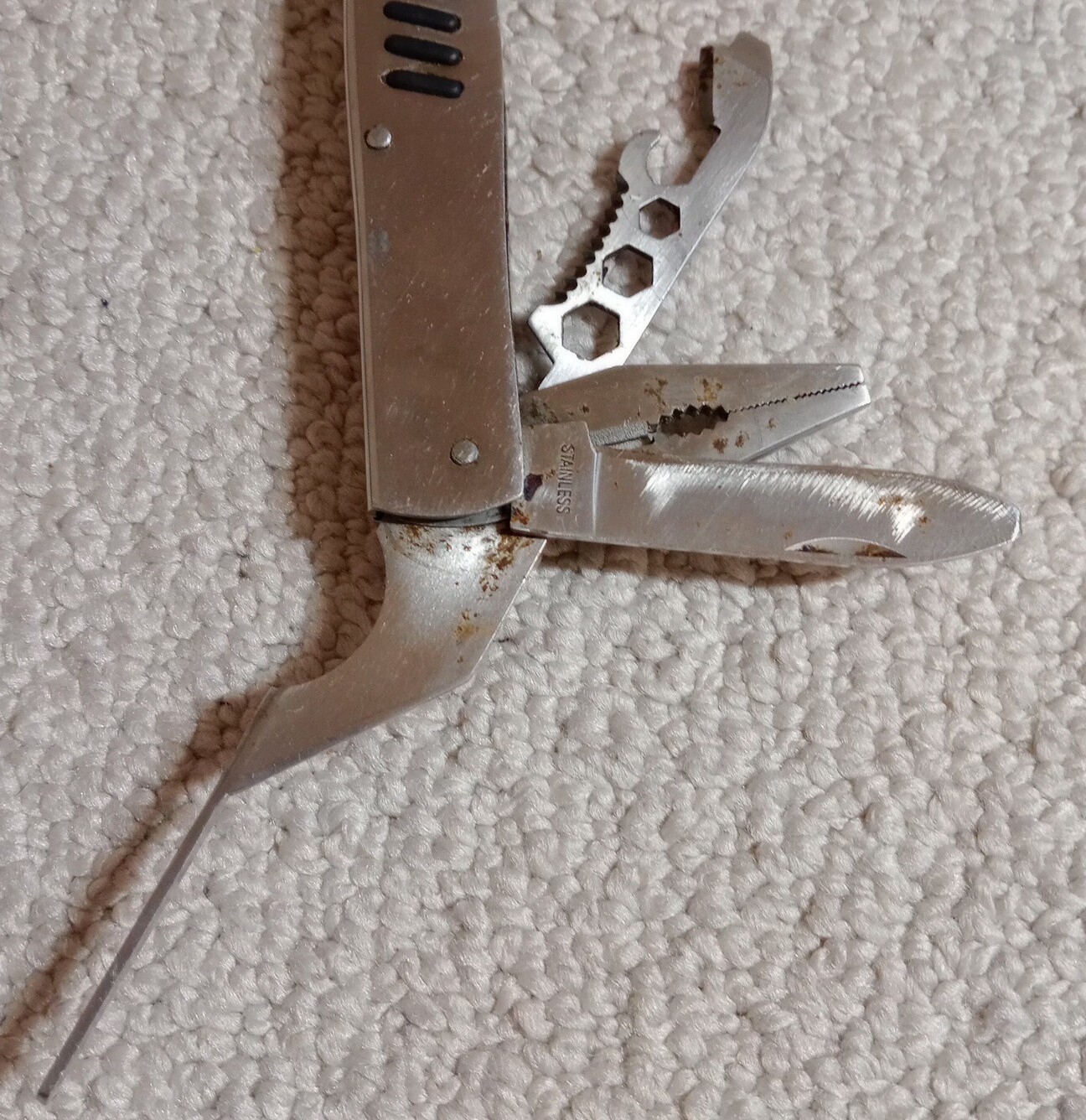 Silver 5.5″ Tall Stainless Steel Multi-Tool 23