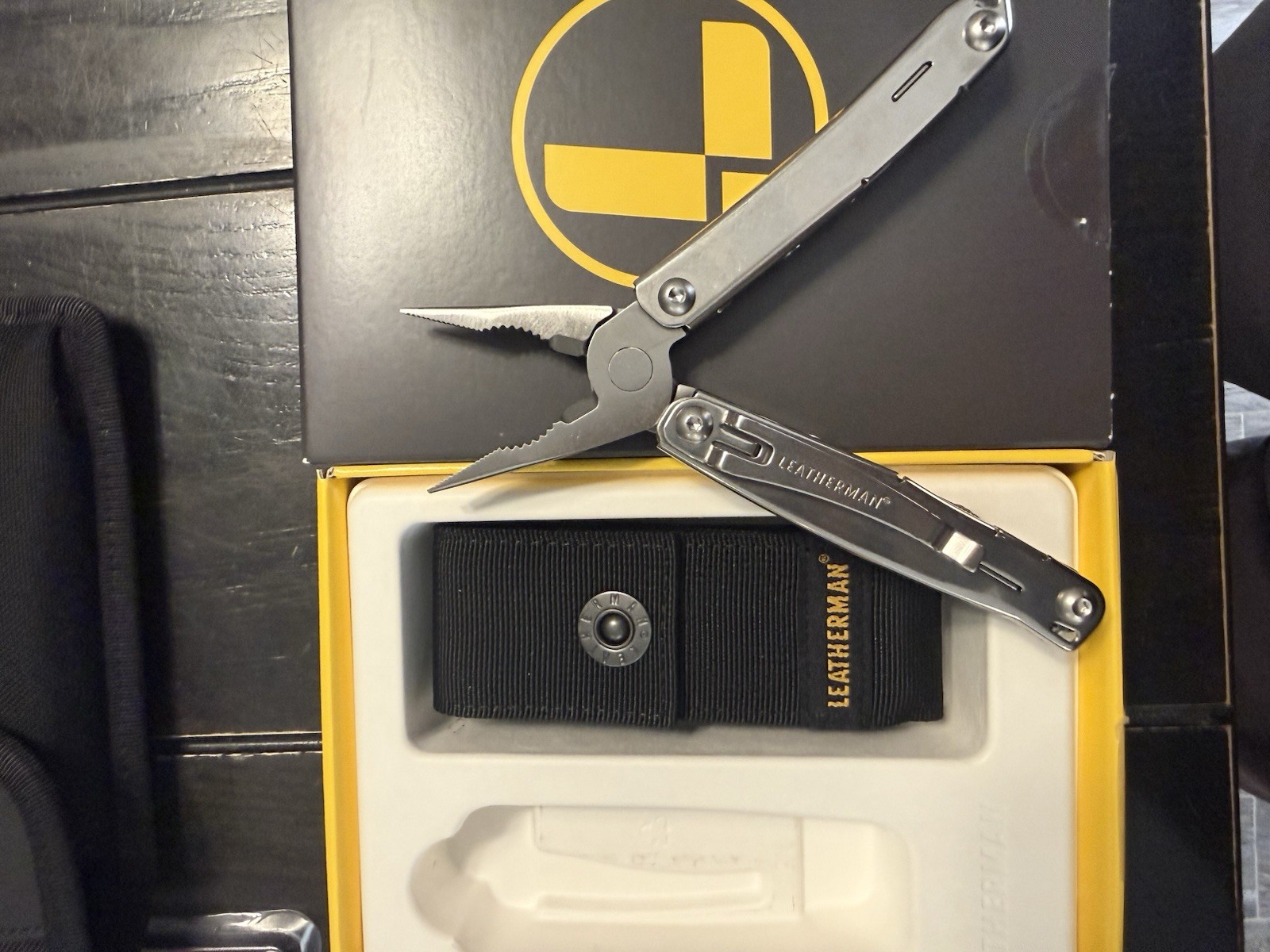 Leatherman 831426 Stainless Steel Multi Tool with Mag Lite Screwdriver