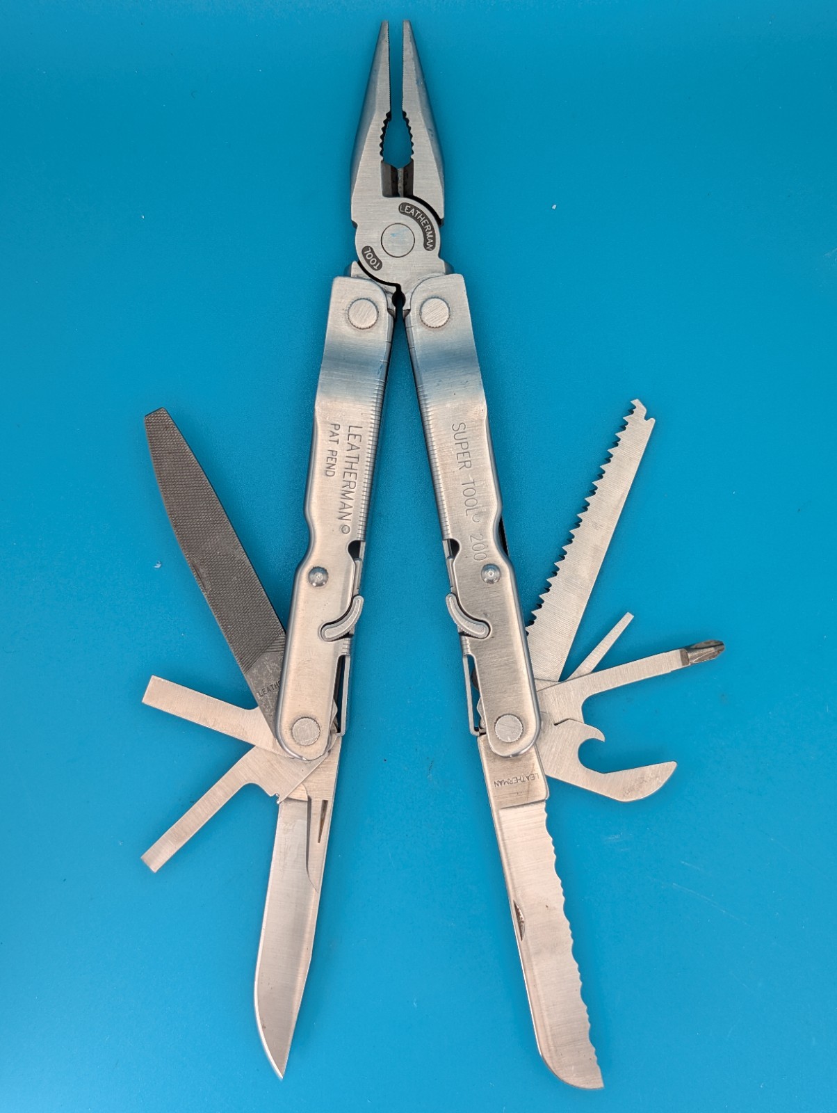 Vintage LEATHERMAN Super TOOL 200 Multi Tool! 04/03 Date Stamp!