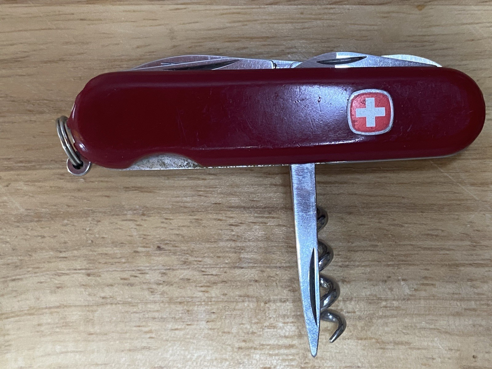 Wenger Traveler Swiss Army Knife Red 7-Tool 2.5in Blade Scissors Corkscrew