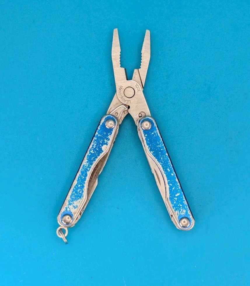 Leatherman Squirt P4 Multi-Tool, Key Ring, Retired, BLUE!