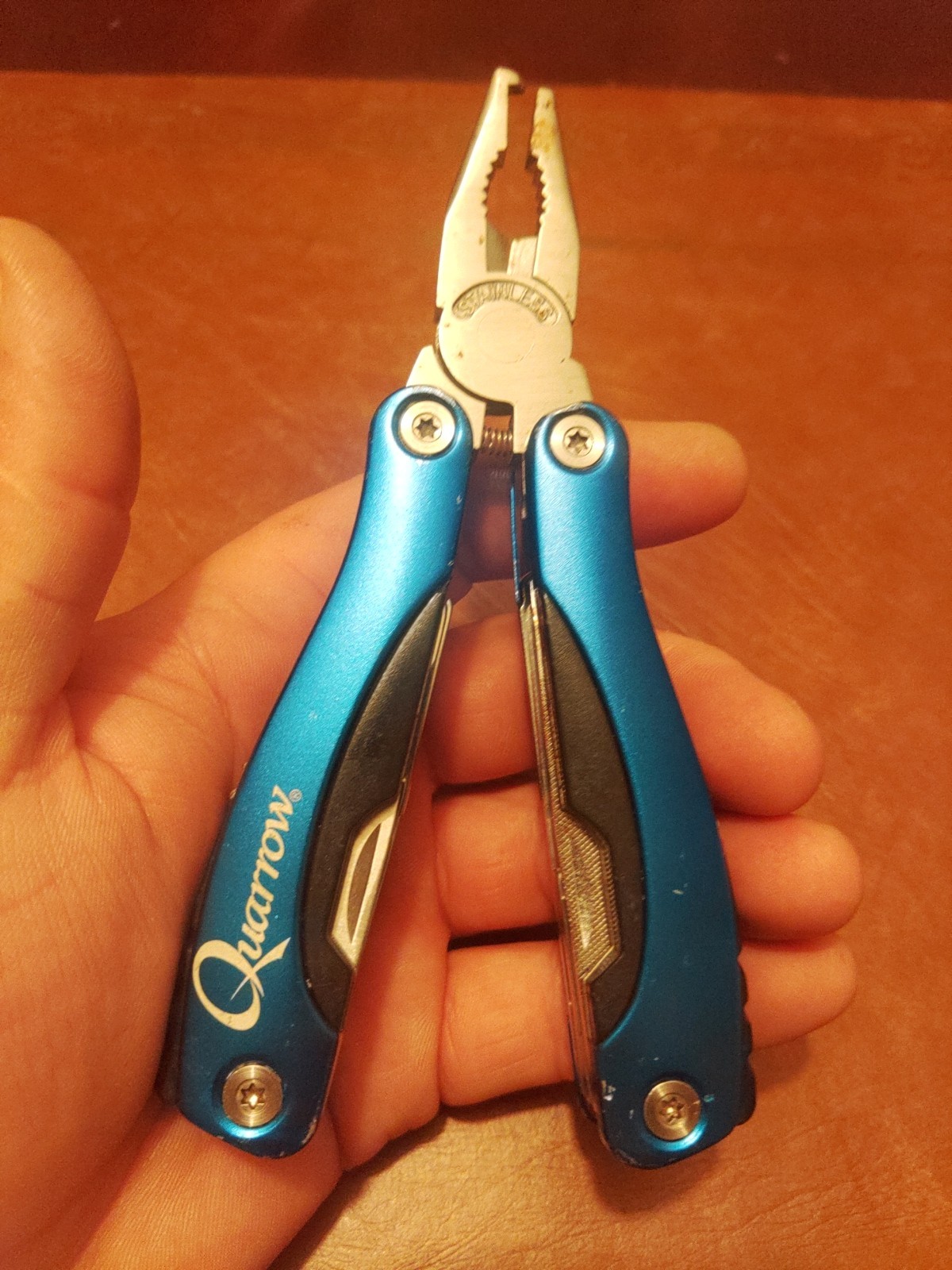 Quarrow Blue Multi Tool Stainless Steel 9 Tools