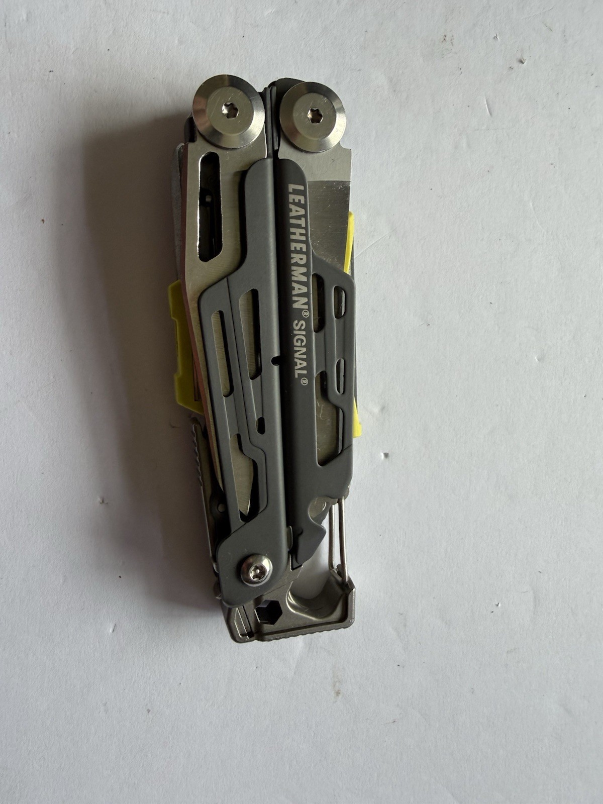 Leatherman Signal Multi-Tool Pliers Grey yellow/green Nylon Sheath USA Nice Cond