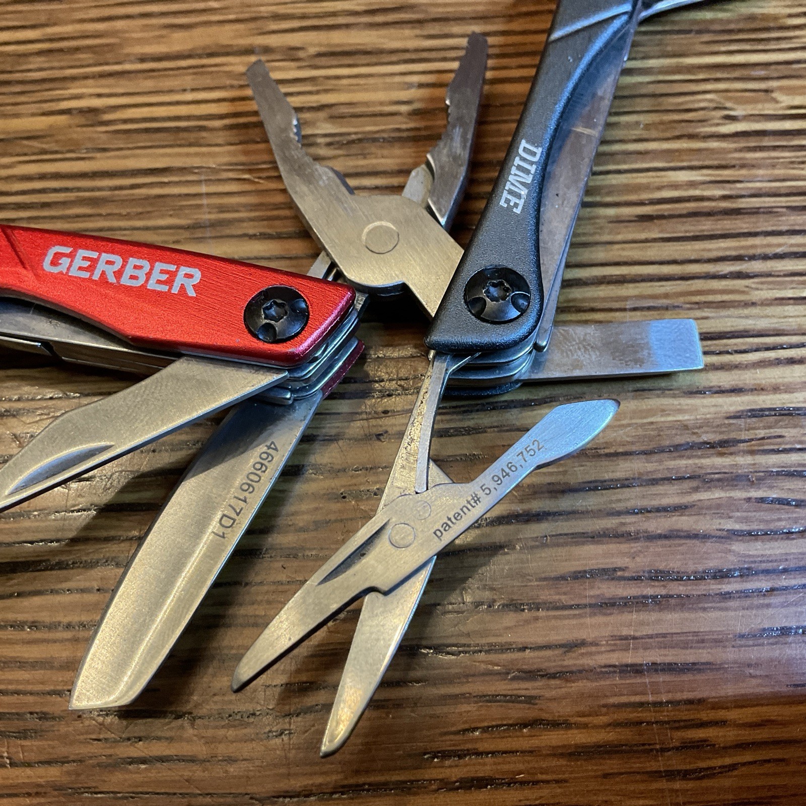 Gerber Dime Multi Tools Red & Black in extremely good condition