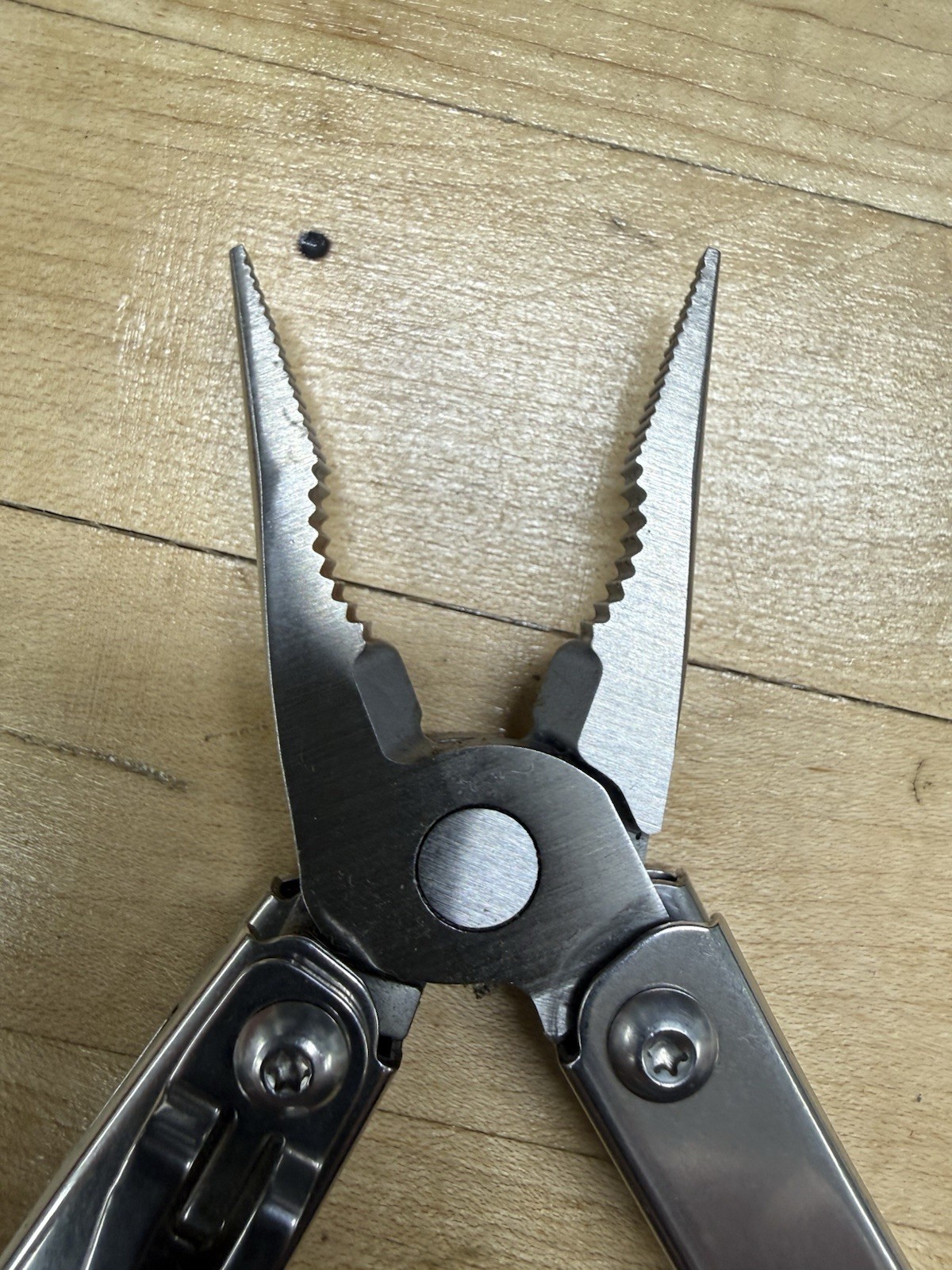 Leatherman Wingman With Clip & Carry Carbon Fiber Sheath