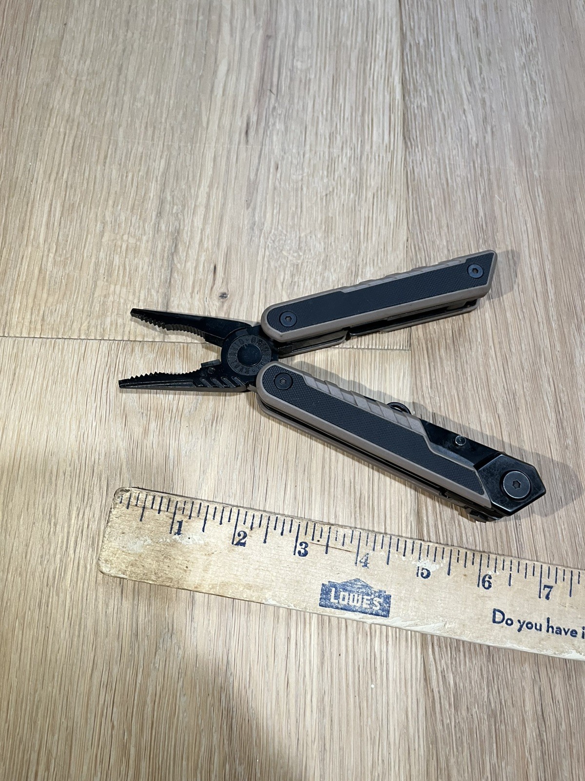 Real Avid Multi-Tool AR15 Hunting Rifle Tool Pliers Knife One attachment missing