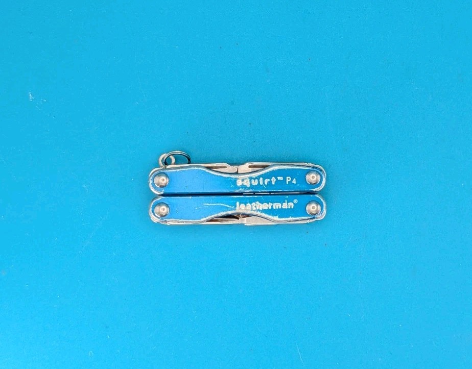 Leatherman Squirt P4 Multi-Tool, Key Ring, Retired, BLUE!