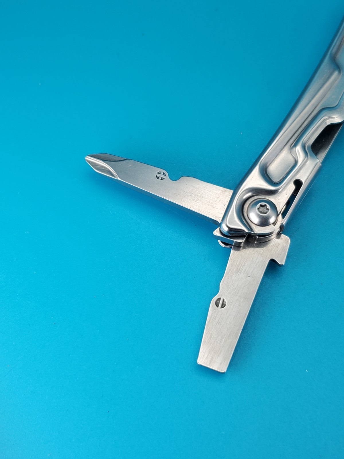 Leatherman Rev 3.8″ Multi-Tool, Stainless! USAA