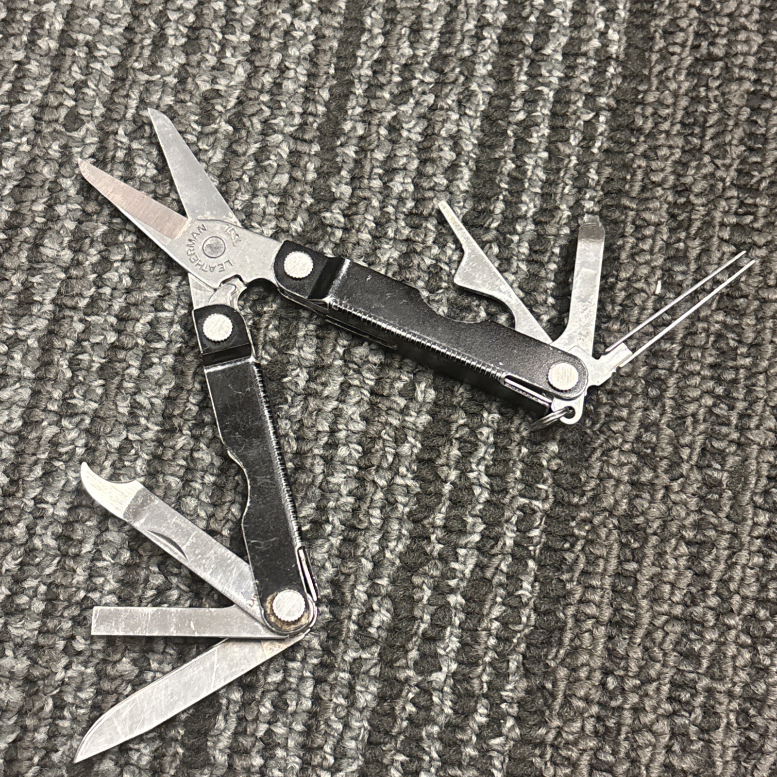 Leatherman Micra Multi-Tool, Knife, Scissors, Black