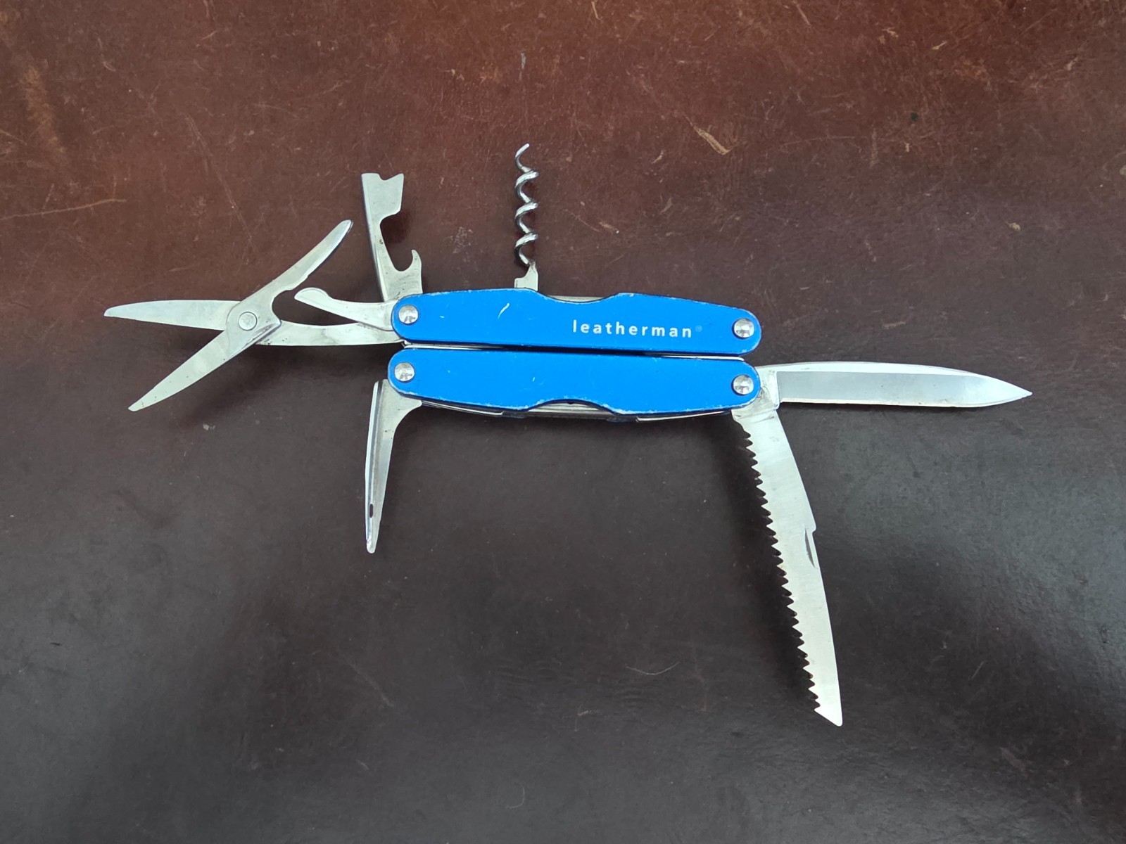 Leatherman Juice CS4 Blue Retired good Condition! 068T