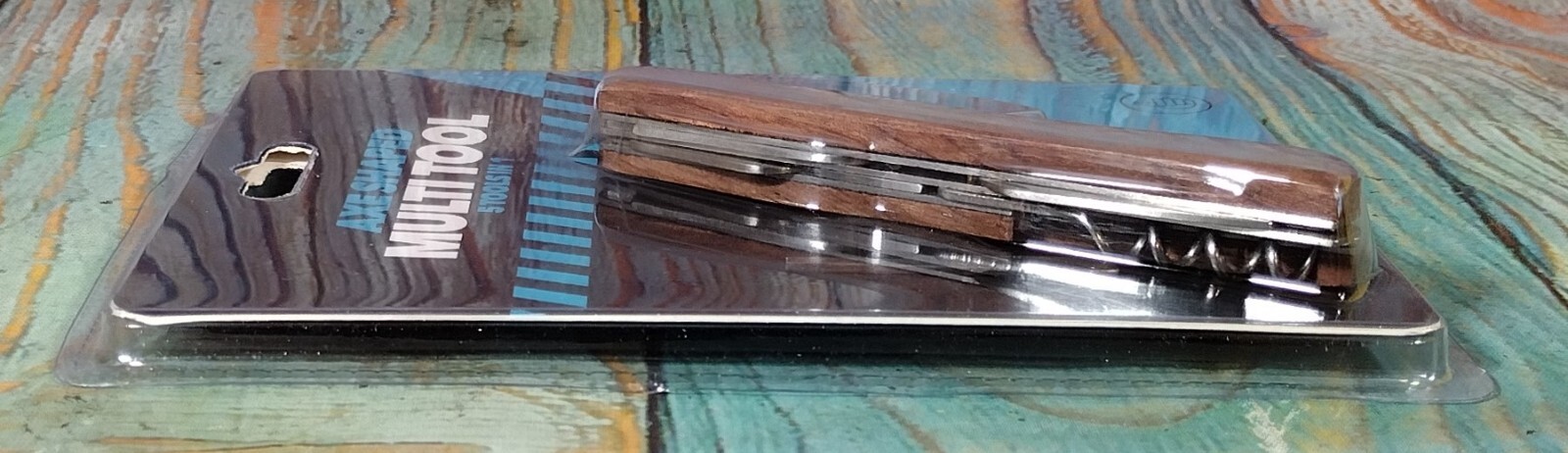 Thumbs Up! Axe Shaped Multi Tool – 5 Tools in 1 – NEW- Damaged
