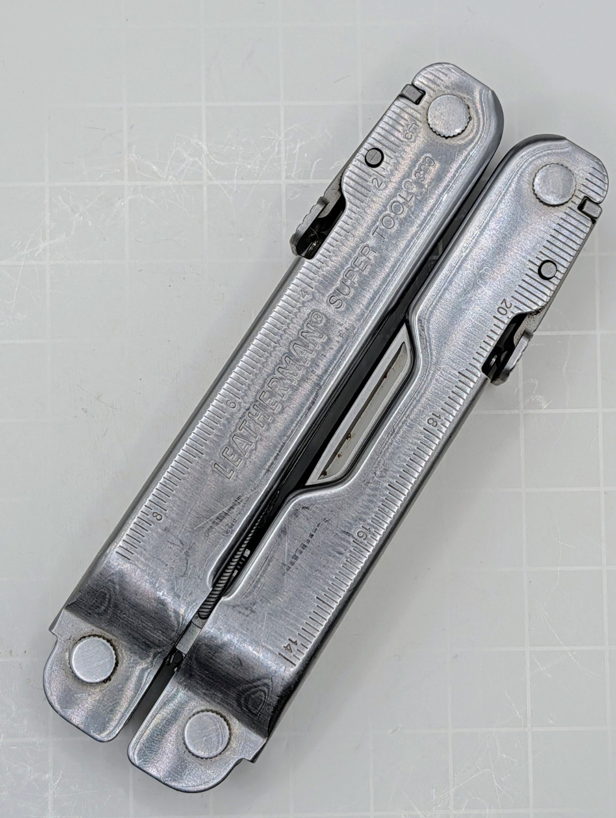 Leatherman Super Tool 300 Stainless 19-In-1 Multi-Tool w/Sheath