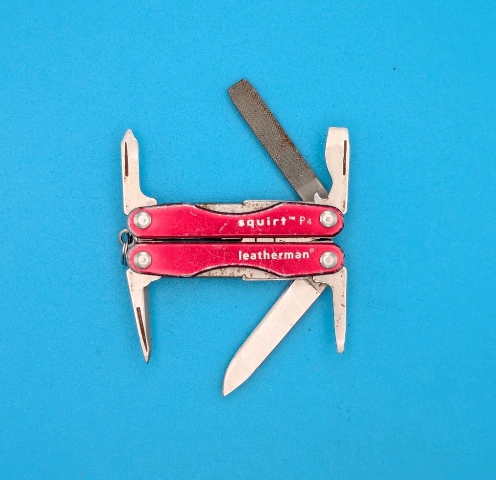 Leatherman Squirt P4 Multi-Tool, Key Ring, Retired, RED!