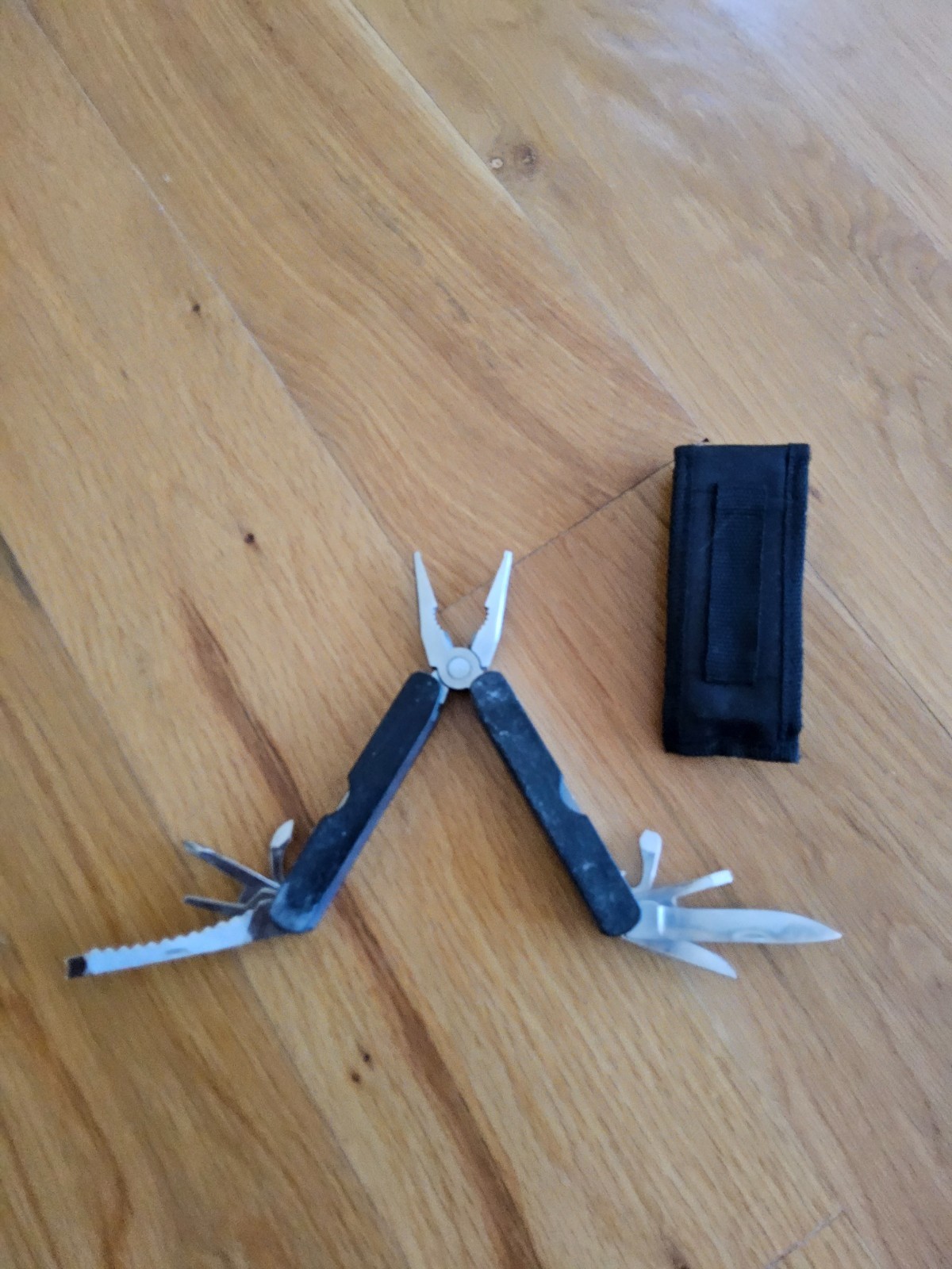 Multi-Tool Pliers Knife Screwdrivers Bit Driver + Pouch BP Gulf coast recovery