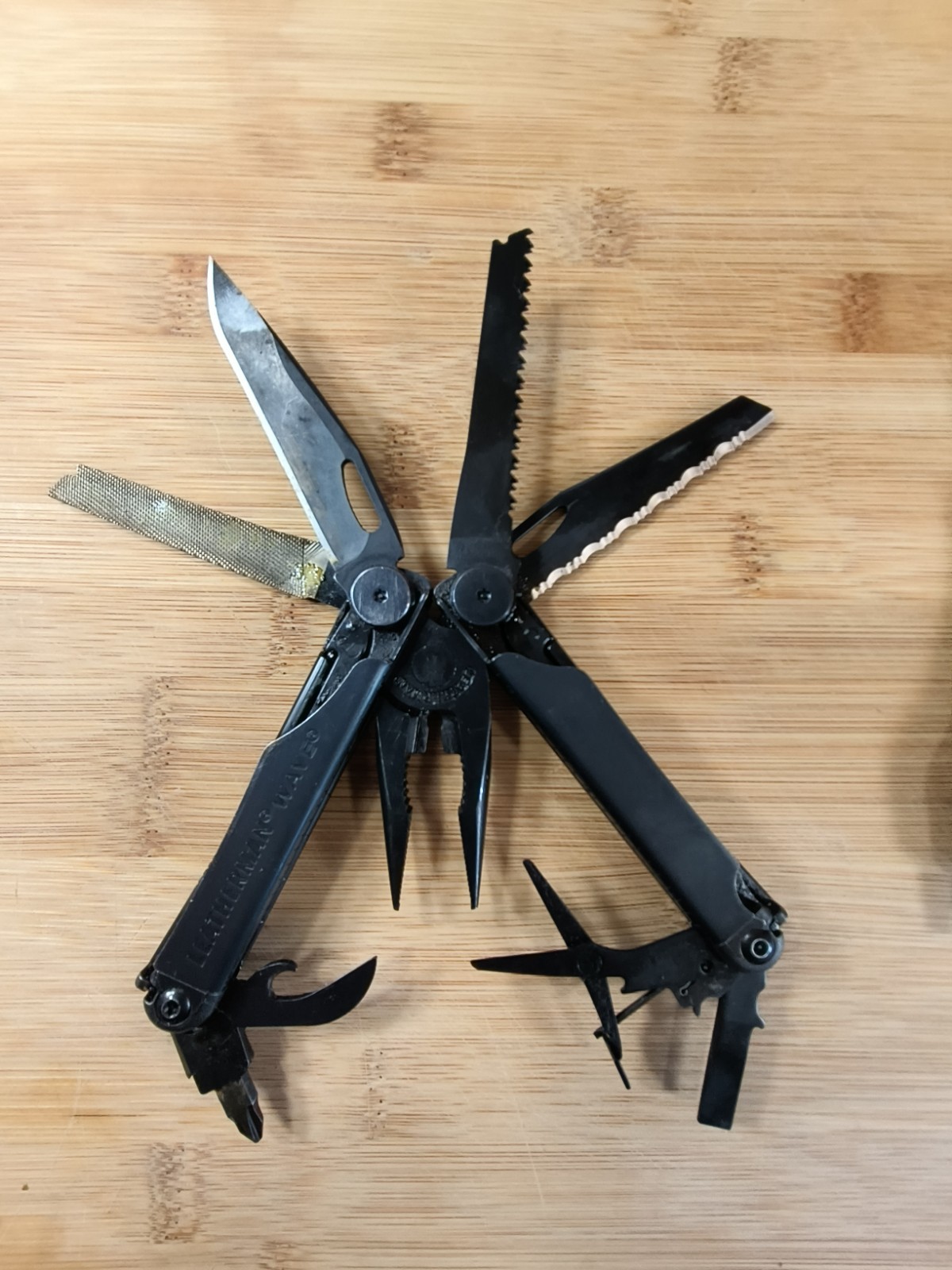 Leatherman Wave Black Oxide / Sheath/Leatherman Skeletool Cx Black Carbon Fiber