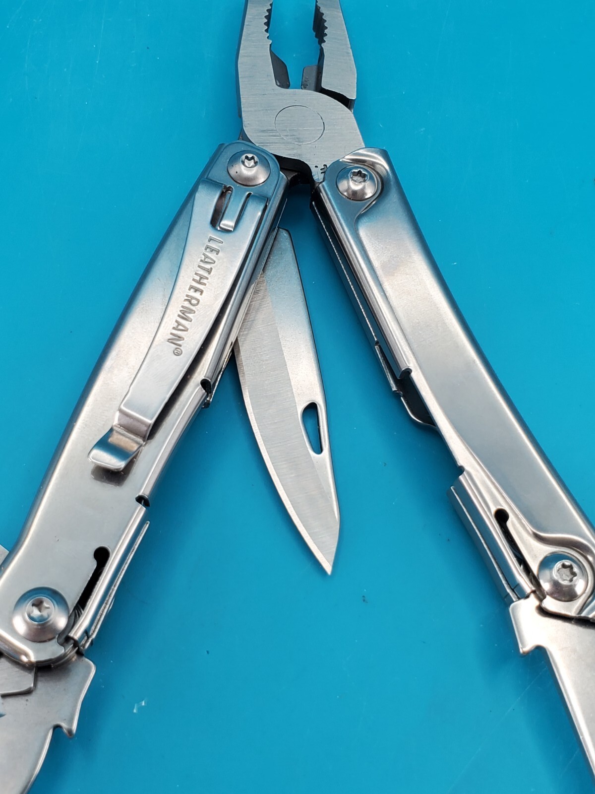 Leatherman Rev 3.8″ Multi-Tool, Stainless!