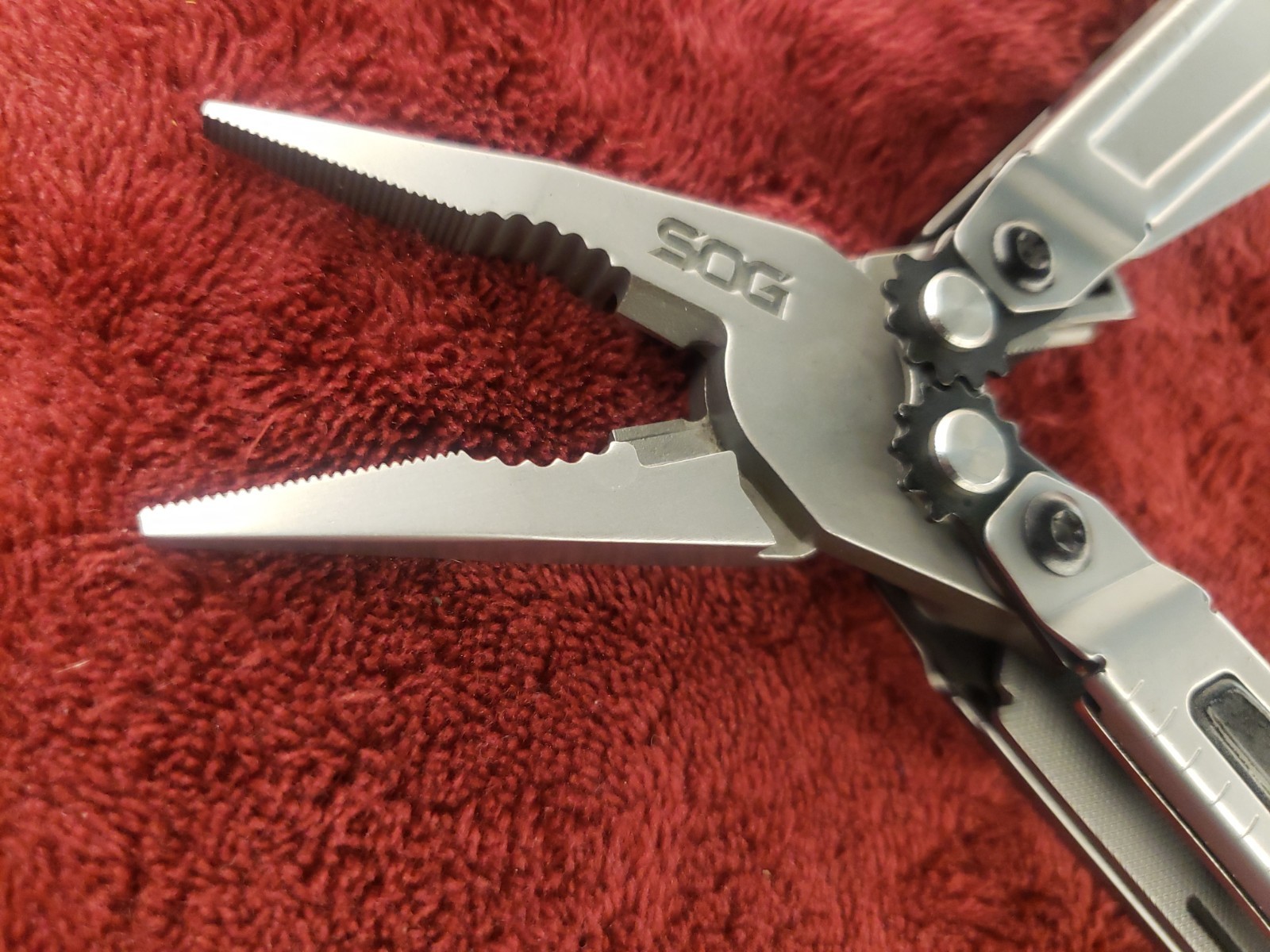 Retired SOG PowerPlay Knife Pliers Multi Tool