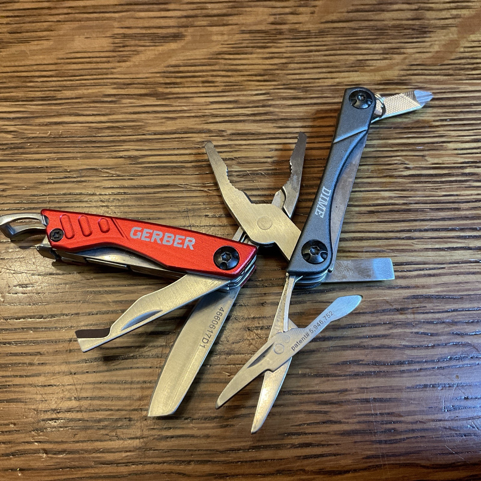 Gerber Dime Multi Tools Red & Black in extremely good condition