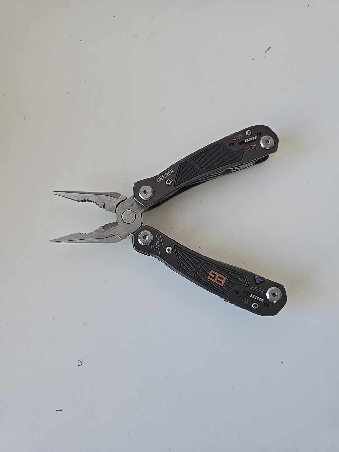 Gerber Bear Grylls Edition Suspension Gray Multi-Tool Plier w/Sheath