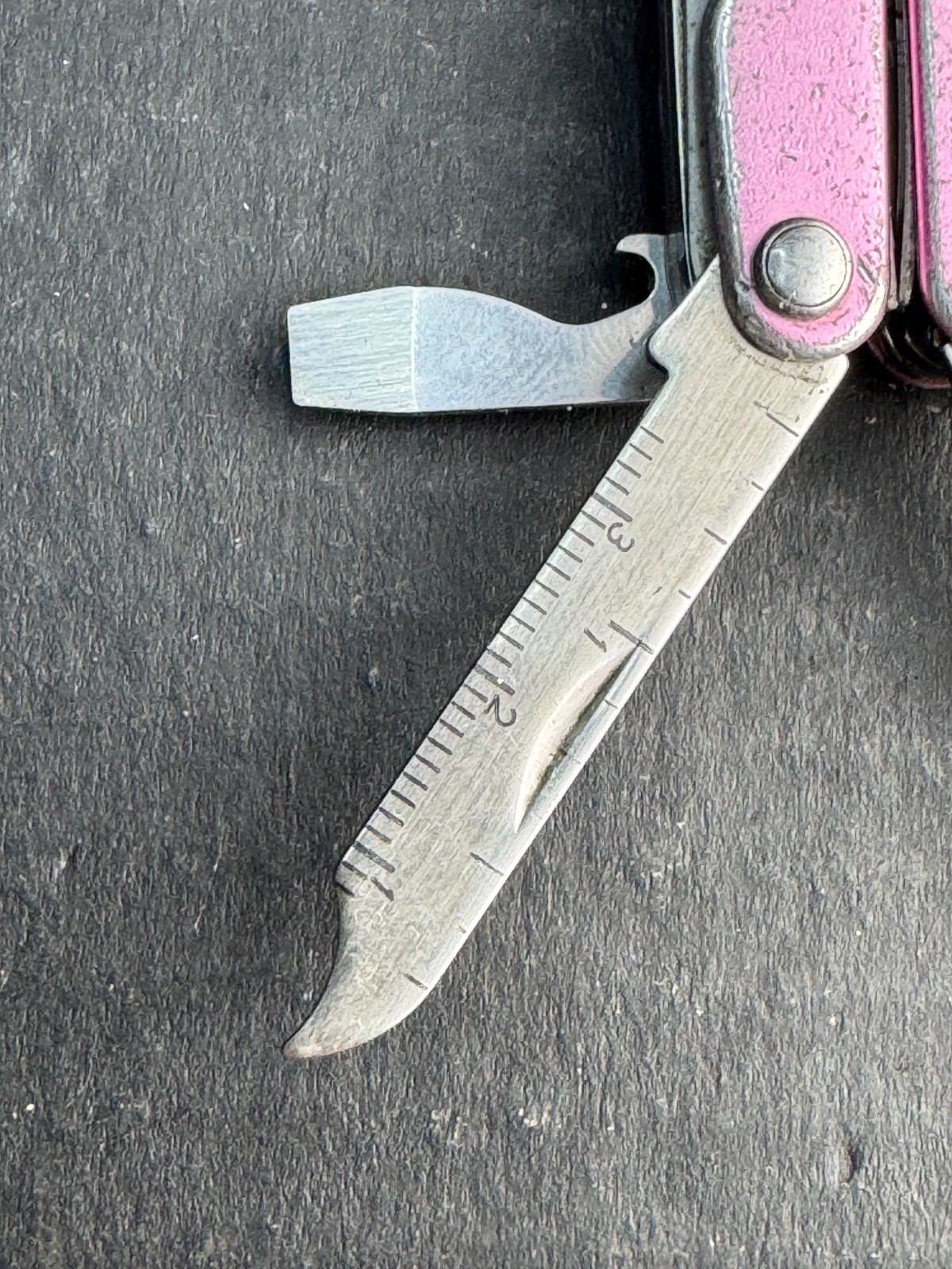Leatherman Squirt S4 Stainless Steel Multitool Keychain – Various Colors