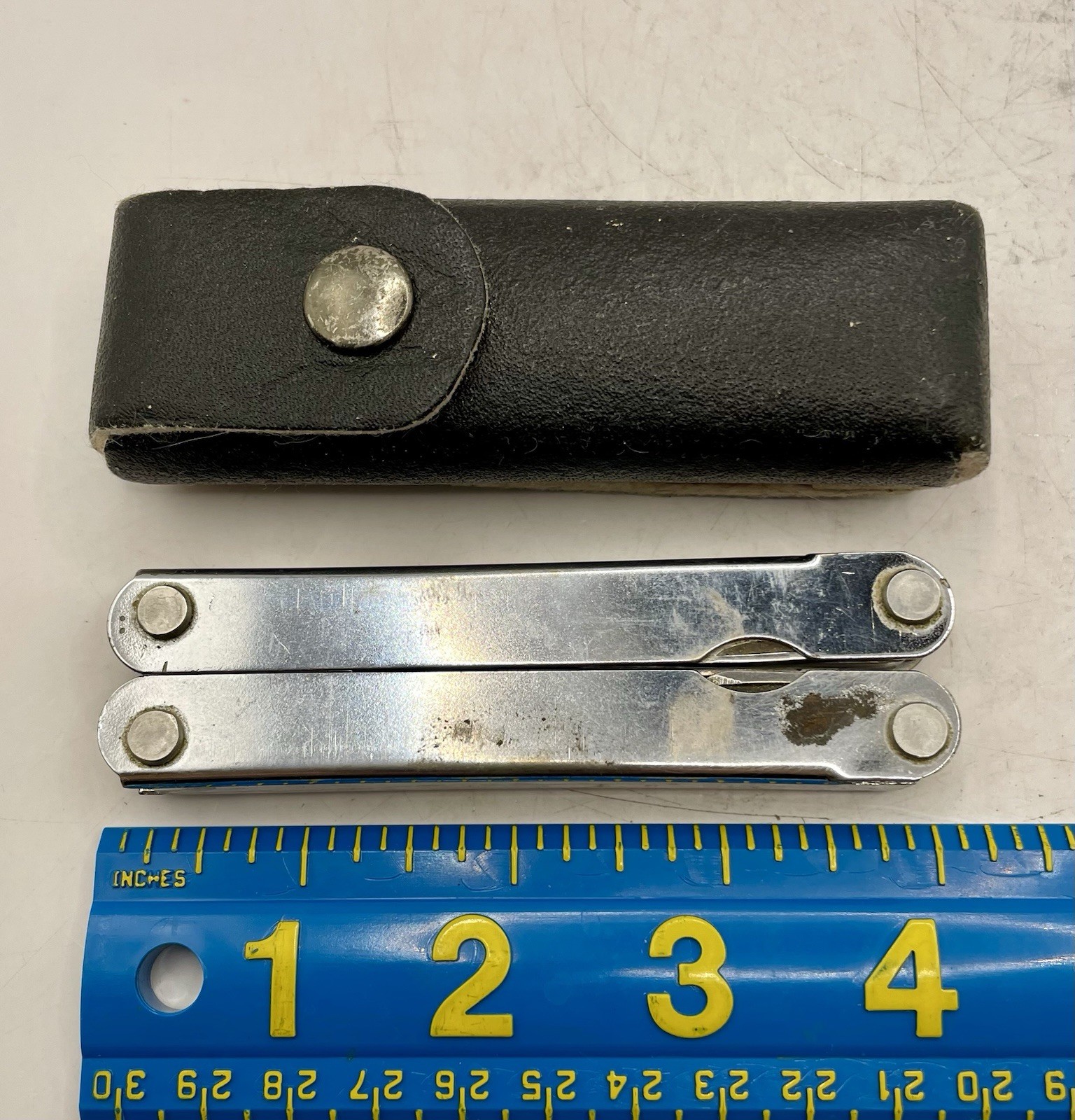 MULTI-TOOL UNbranded Leatherman Style Pliers Knife File 8 Tools Shealth