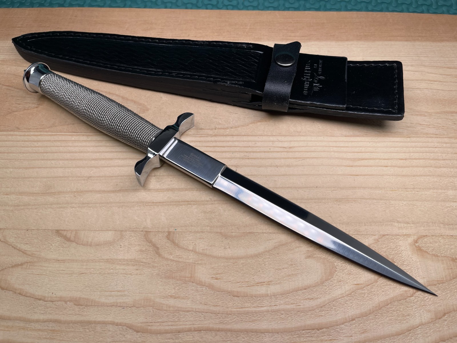 GIL HIBBEN Silver Shadow Dagger Knife With Leather Sheath – Double-Edged Blade