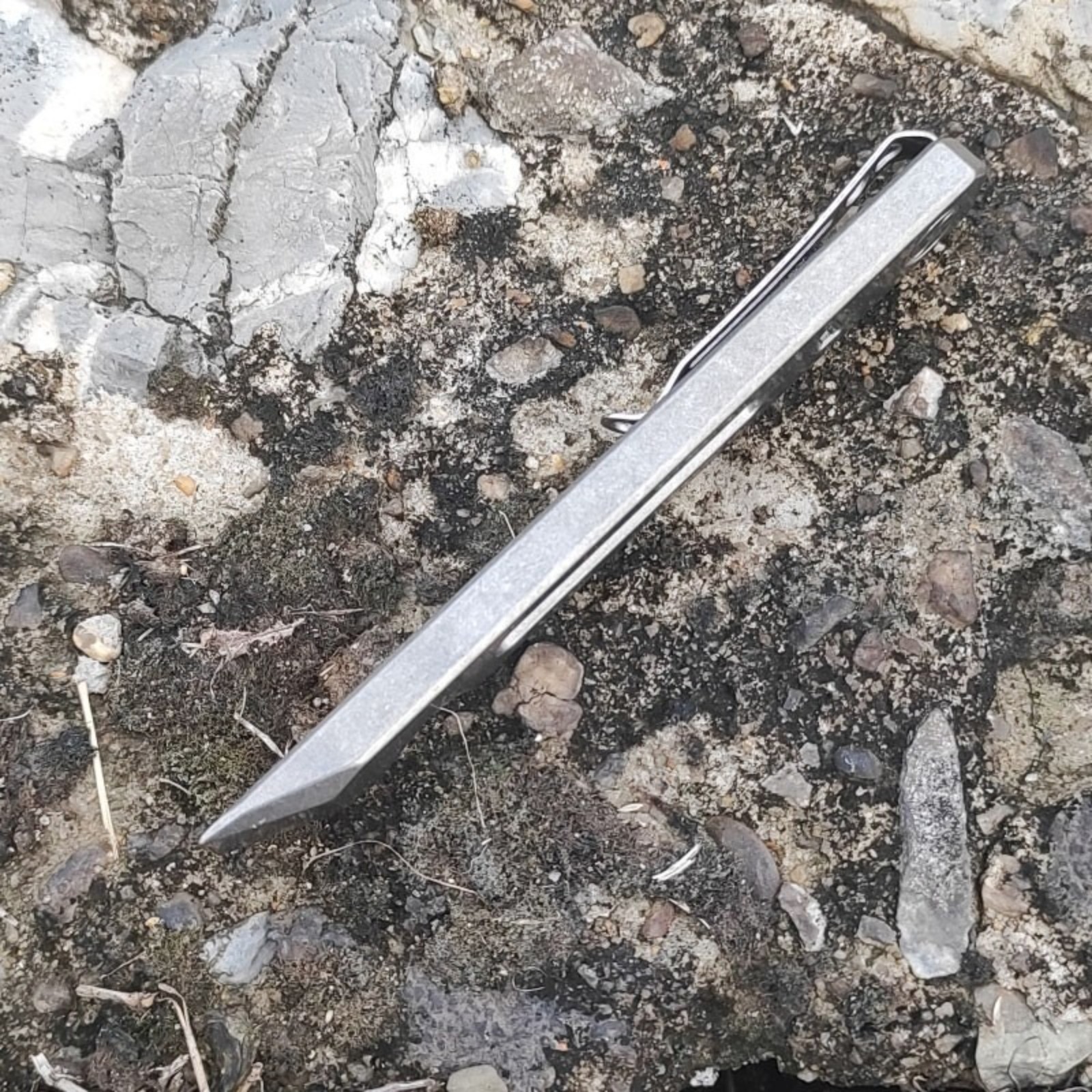 HotEDC Titanium Alloy Crowbar Deep Pocket Pry Bar Bottle Opener Open Box Cutter