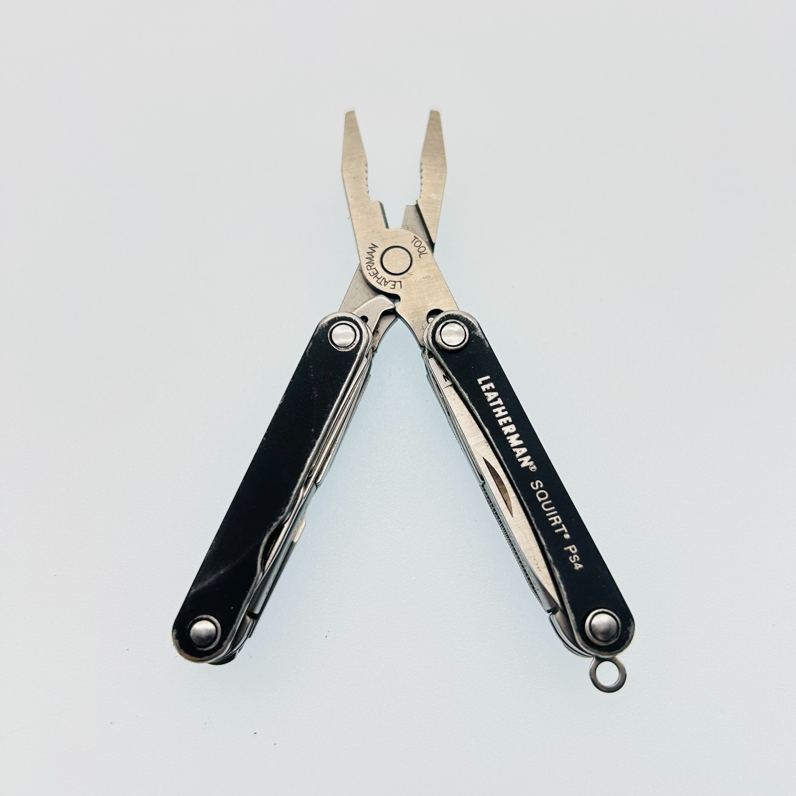 Leatherman Squirt PS4 BLACK – 8-in-1 Keychain Multi-Tool Discontinued (CODE1)