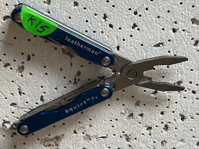 Leatherman SQUIRT P4 Blue Discontinued Multi-Tool Pilers keychain—