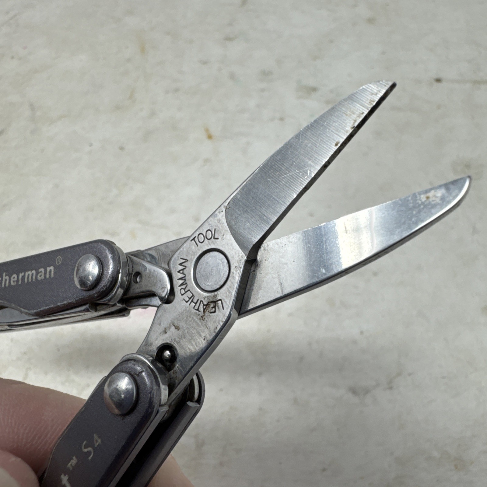Leatherman Squirt S4 Multi-Tool Scissor Pocket Knife Grey Stainless