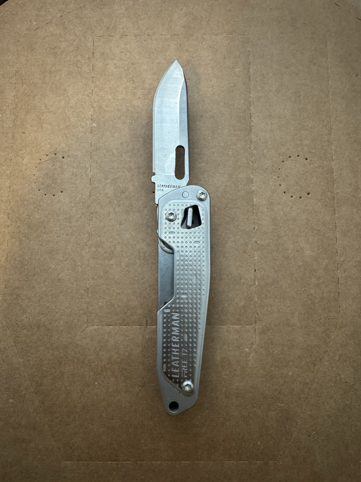 Leatherman Free T2 Pocket Knife Multi-Tool No Pocket Clip Included