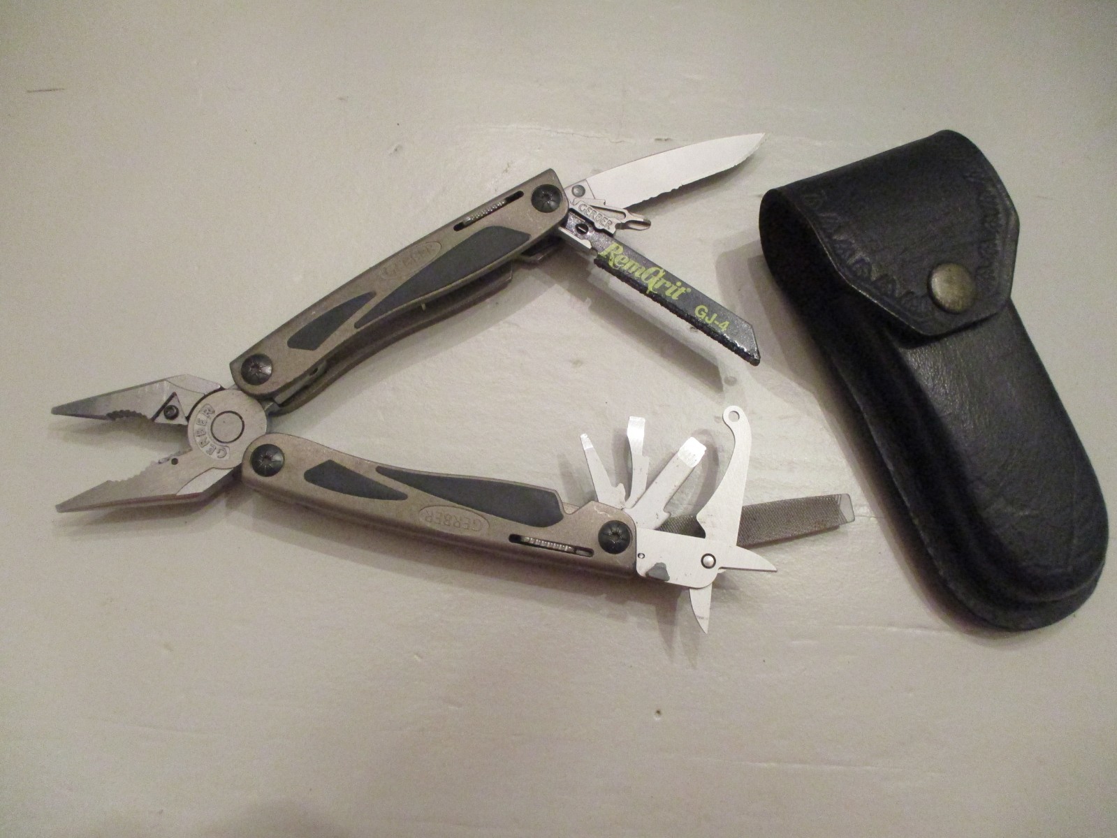 MULTI-TOOL SET (3) GERBER MP800 LEGEND+LEATHERMAN+SOG w/2 LEATHER CASES – NICE!