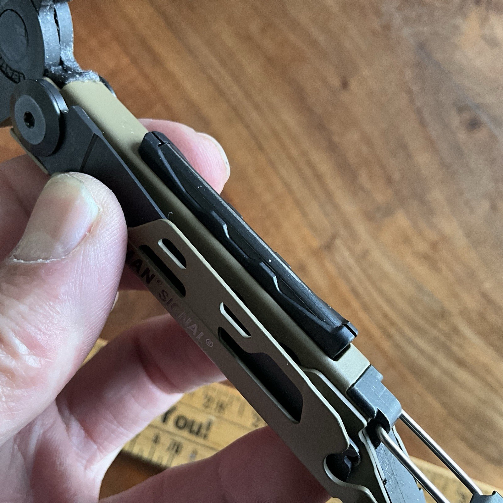 Leatherman Signal Multi-Tool Coyote Tan With Sheath Jan 2025 Date Code (0125)