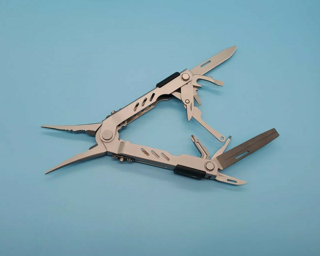 Gerber Fisherman MP400 Multi Tool Silver Compact w/ Sheath *RARE* *DISCONTINUED*