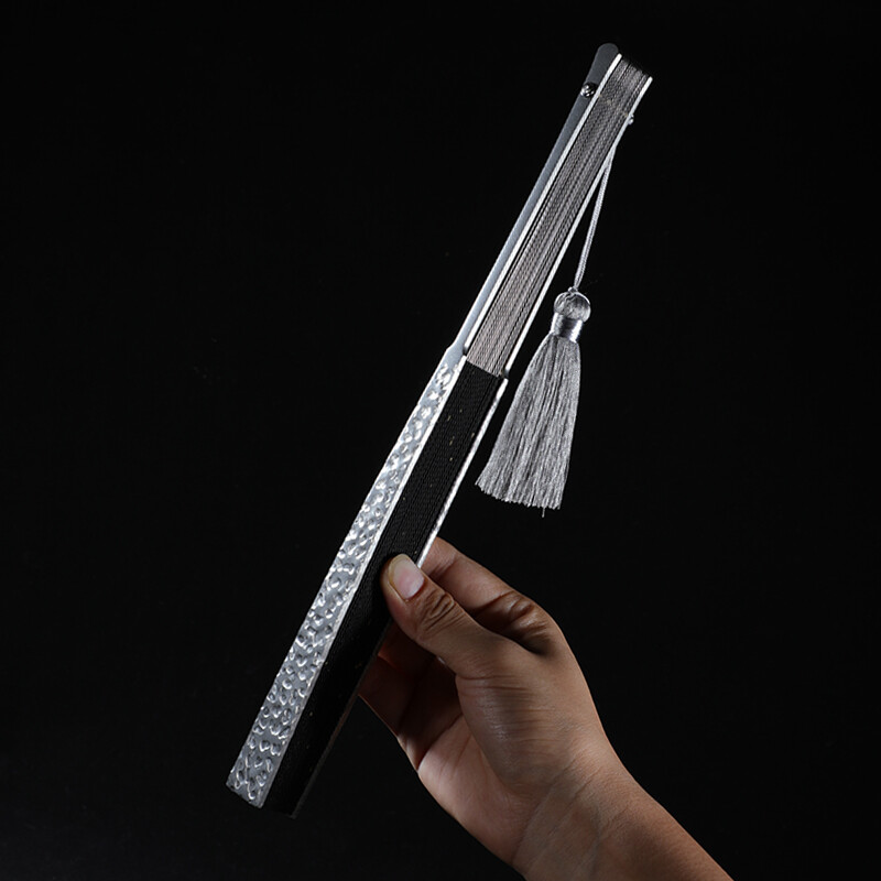 Titanium Alloy Folding Fan Outdoor Tactical 9-inch Metal Kung Fu Fan Tai Chi Fan