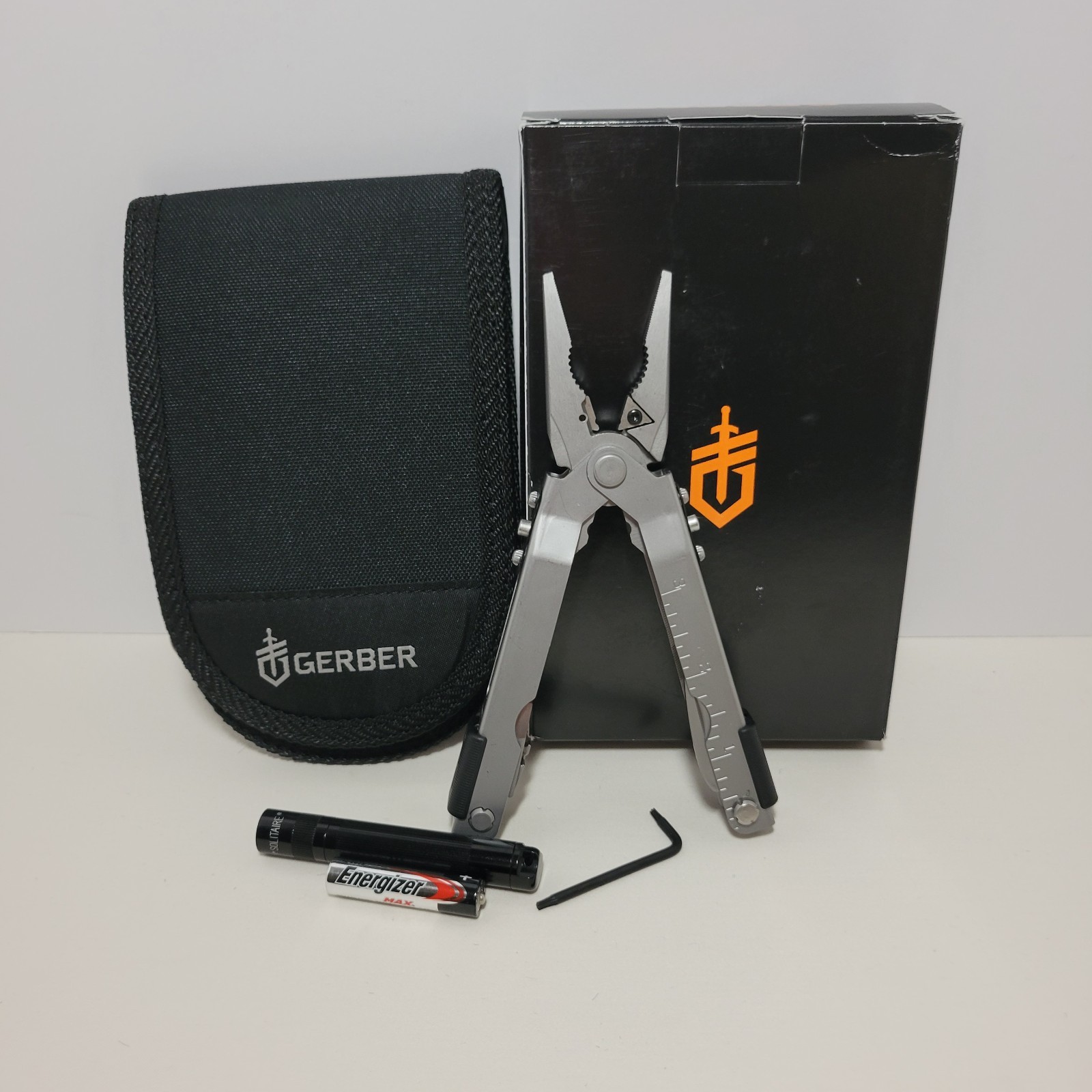Gerber ‎MP600 Multi-Tool Pliers +Sheath+Flashlight ✨️New Maintenance Kit G07570N