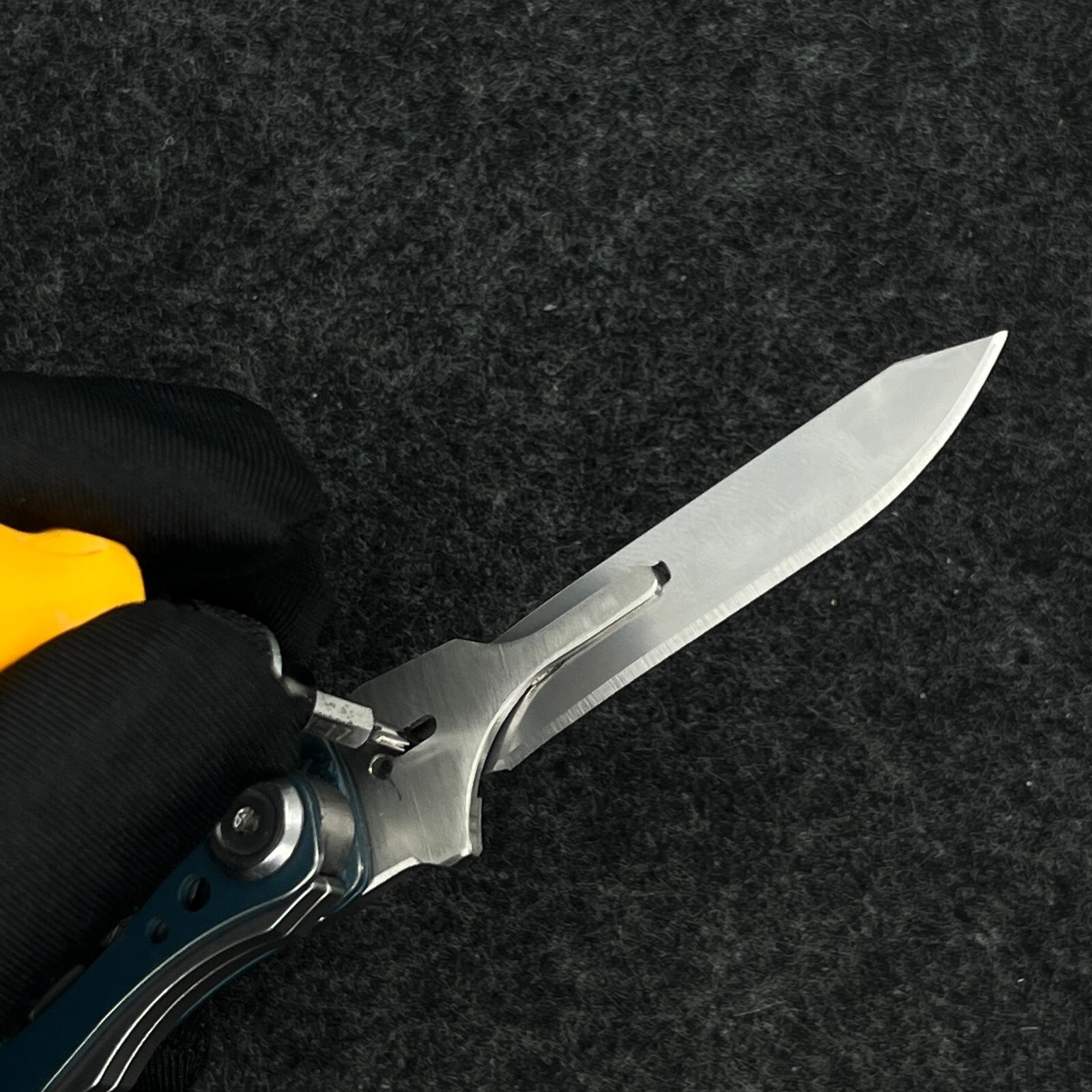 Scalpel Handle with ThumbGrip Fits Surgical Blade for Leatherman SkeleTool Knife