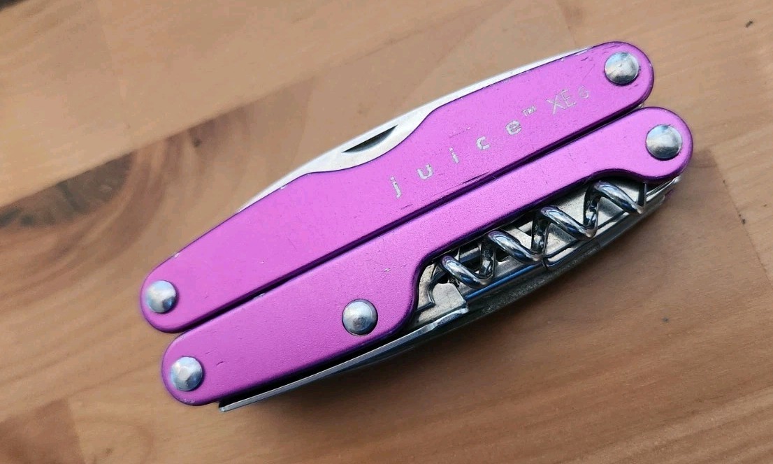 RARE Leatherman Juice XE6 Purple Thunder Pliers Multitool- Great Condition U8