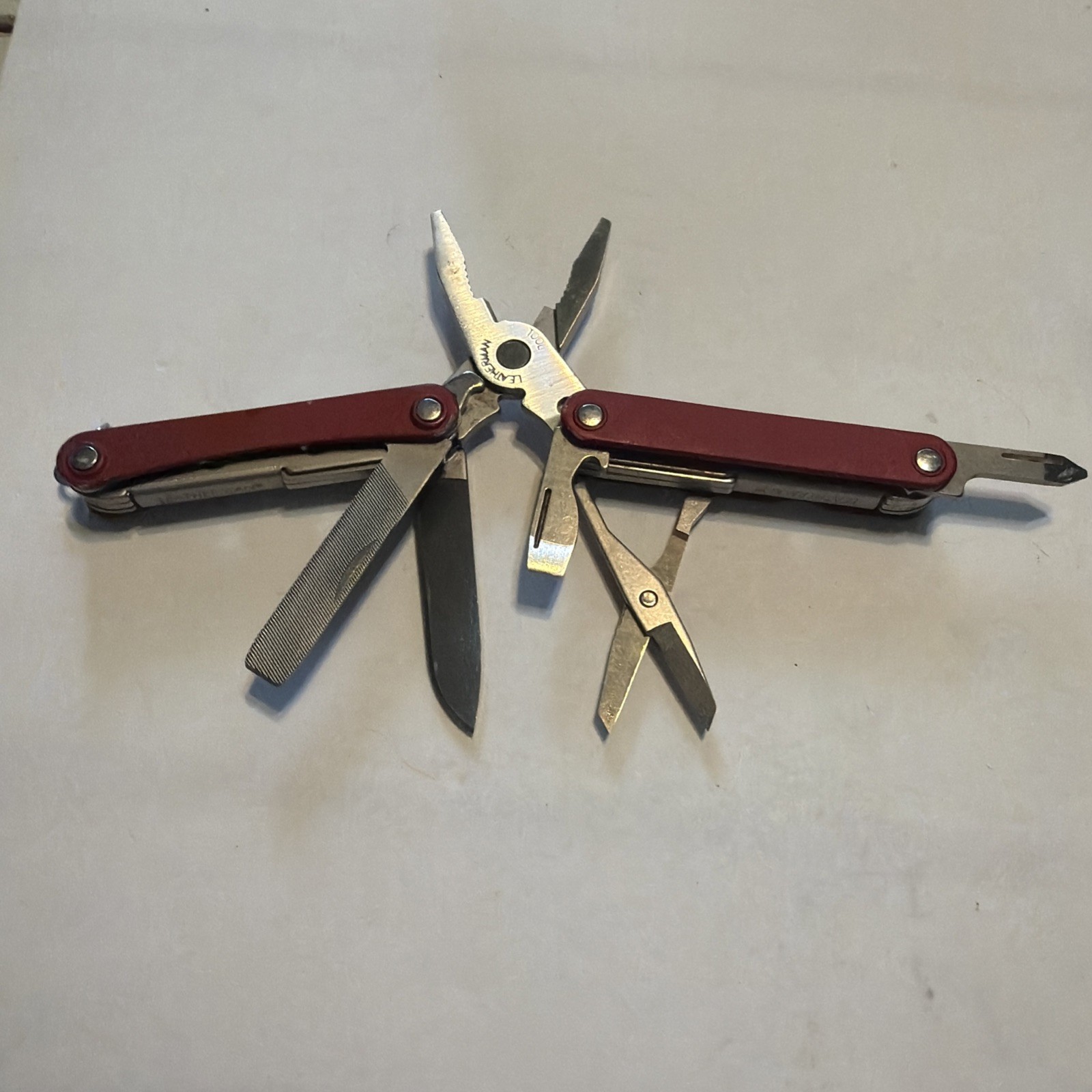 Leatherman SQUIRT PS4 Multi-Tool With Pliers Scissors Knife Red Discontinued