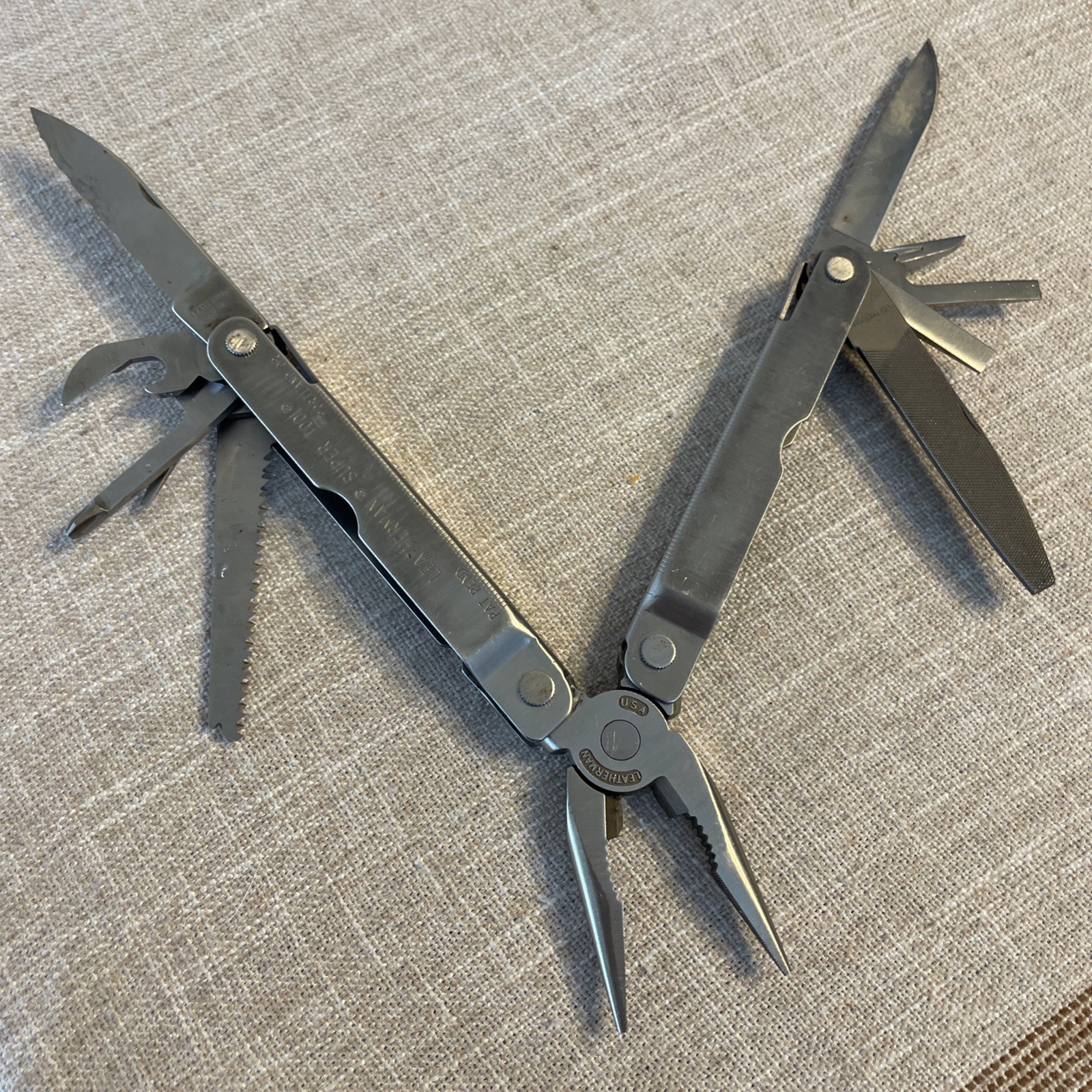 Leatherman Super Tool Multi 11-Tool Supertool Pocket Knife Pliers File Saw 0500