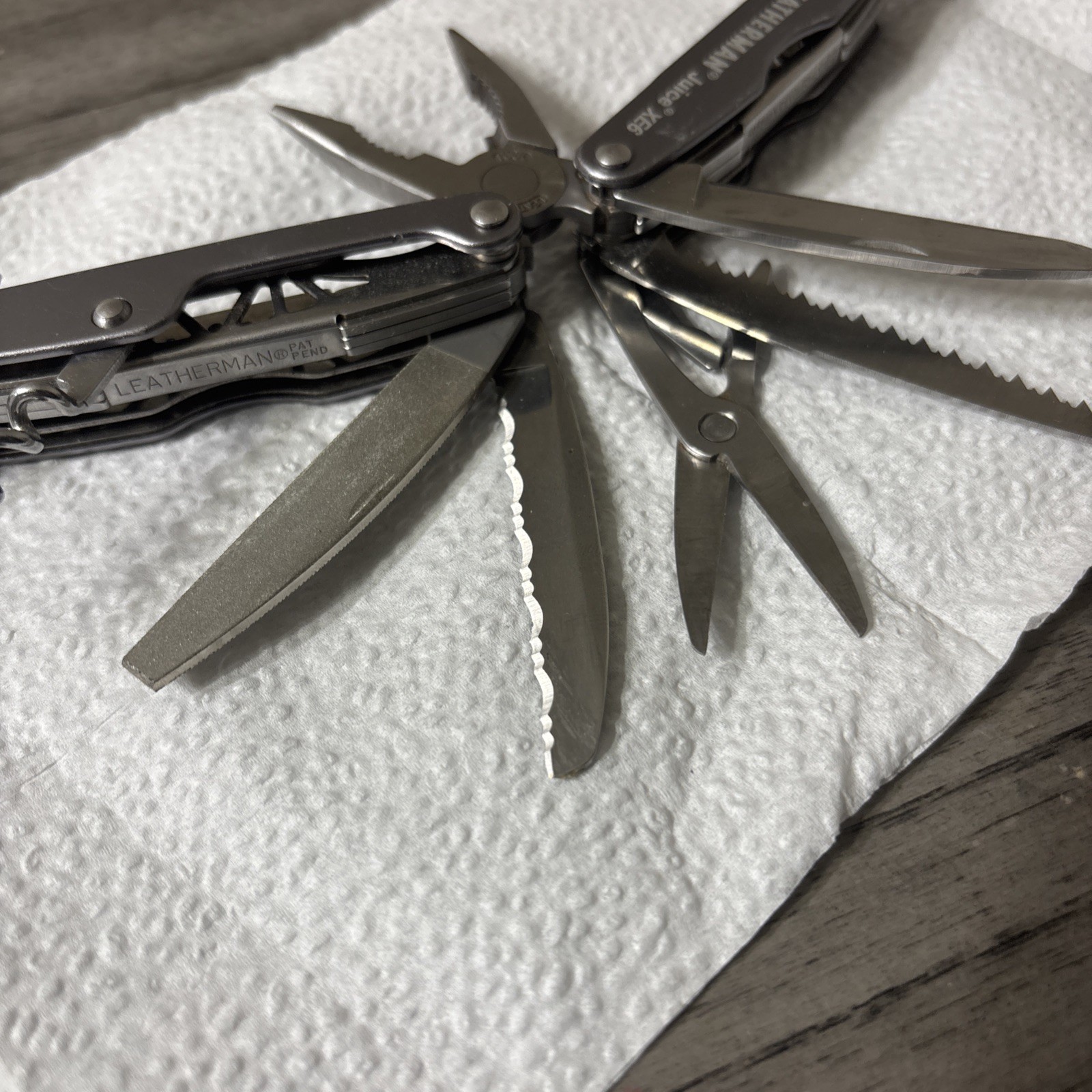 Leatherman Juice Xe6 Multi-Tool 18 Tools Gray