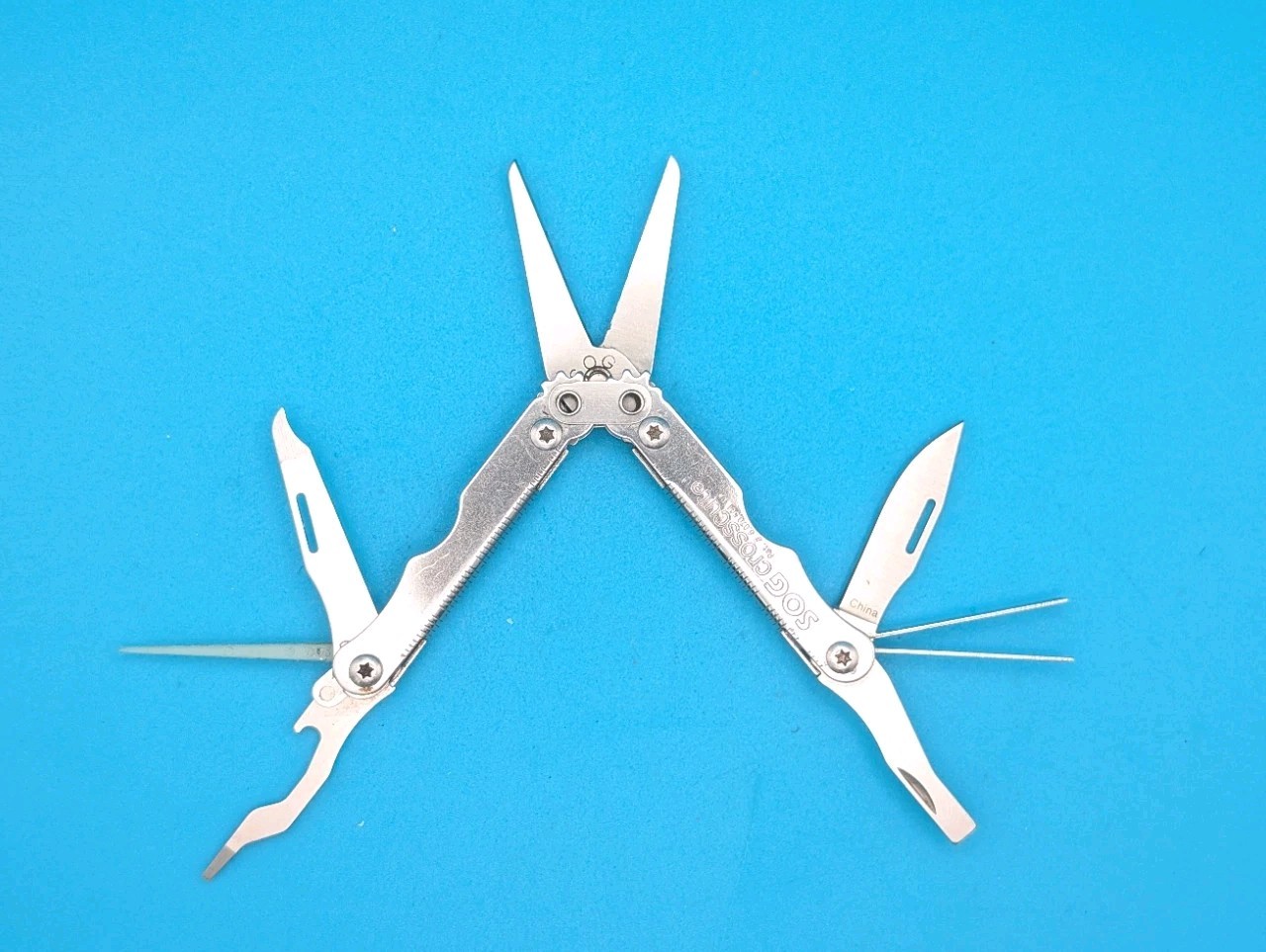 SOG Crosscut Multitool Knife!