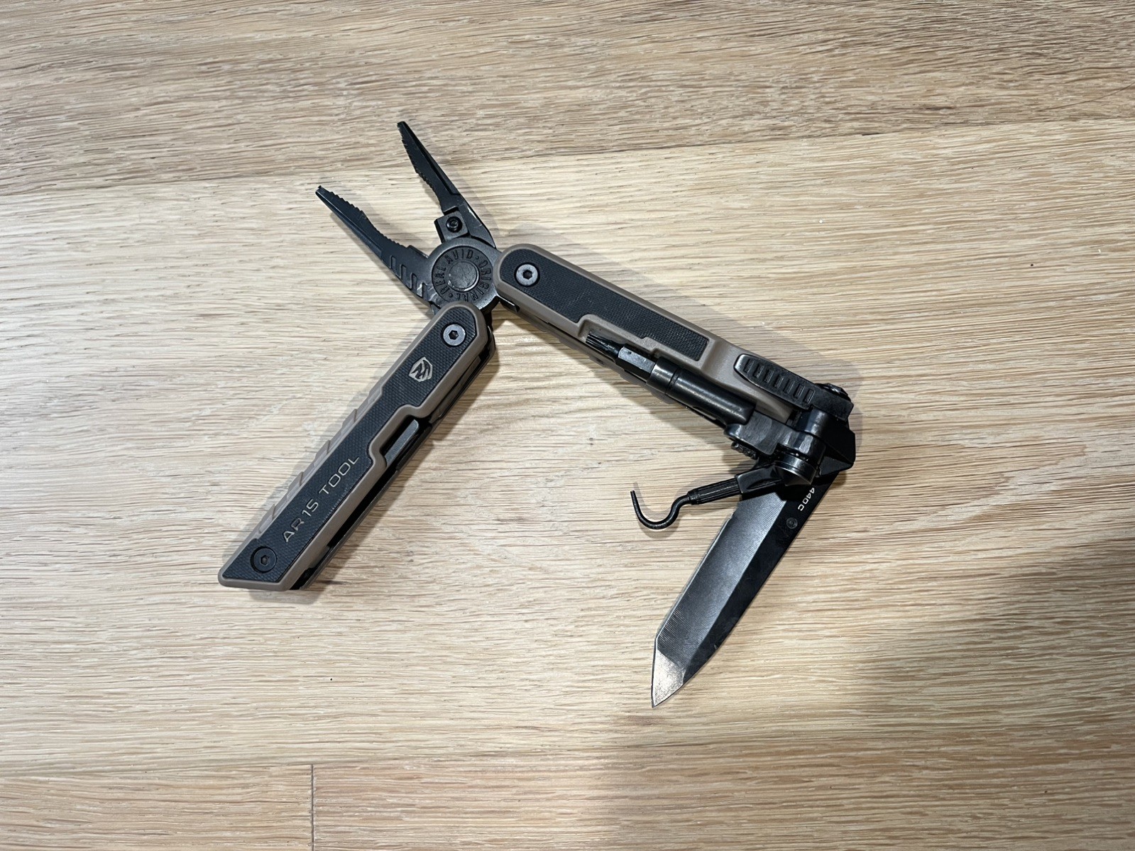 Real Avid Multi-Tool AR15 Hunting Rifle Tool Pliers Knife One attachment missing