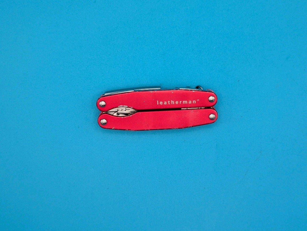Leatherman Juice C2 Red Multi Tool! RETIRED! USED