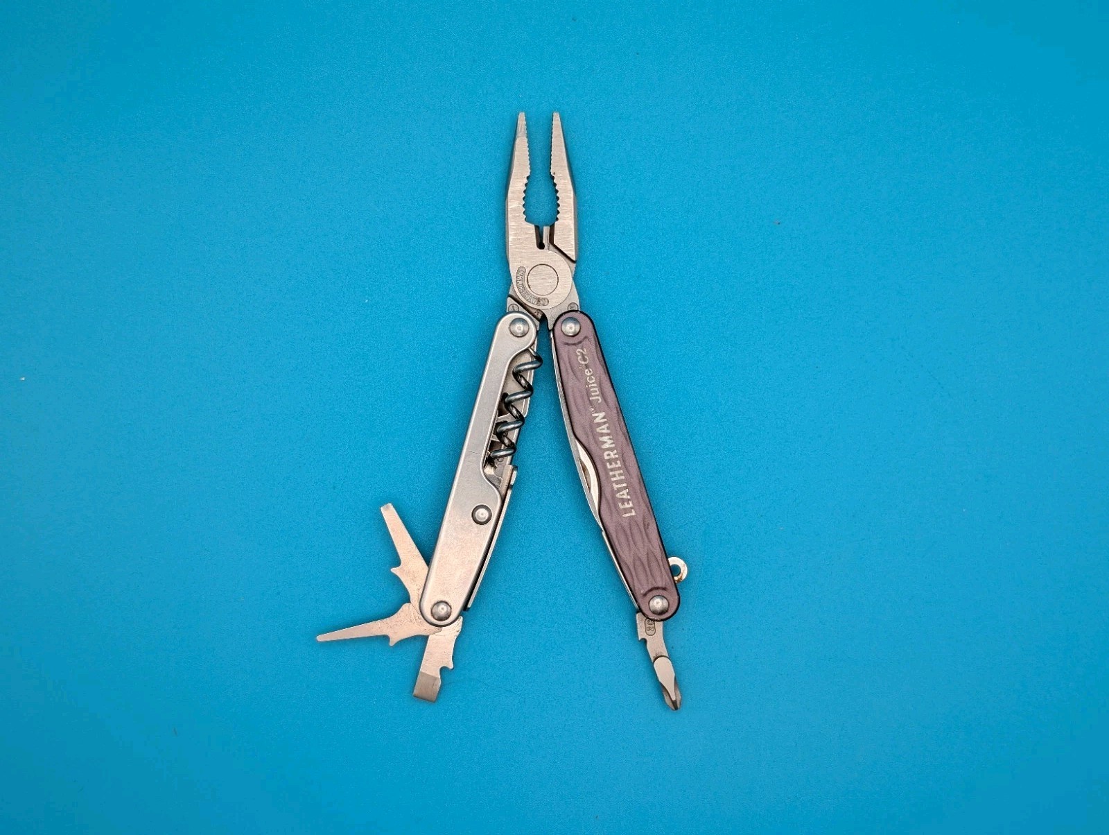 Leatherman Juice C2 Gray Knife Multi Tool! RETIRED!