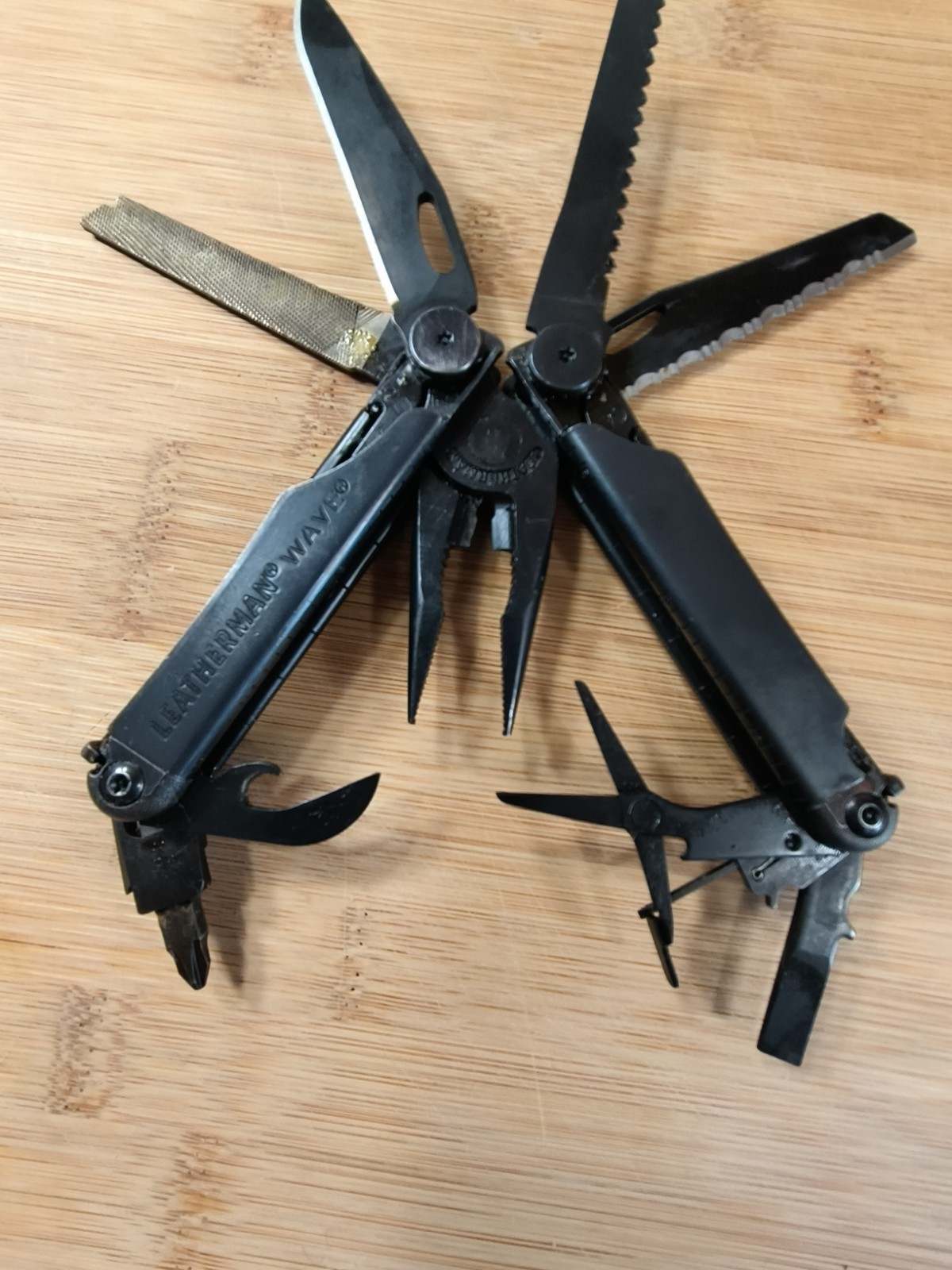 Leatherman Wave Black Oxide / Sheath/Leatherman Skeletool Cx Black Carbon Fiber