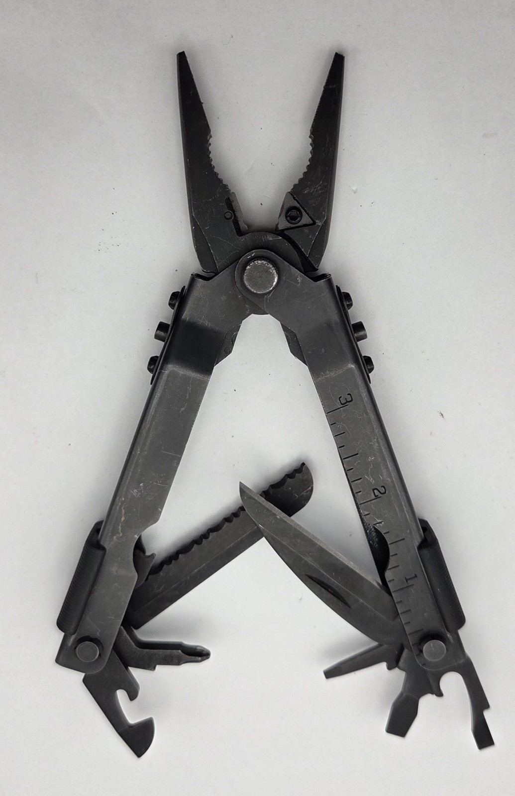 Gerber MP600 Multi-Plier Multi-Tool – Black Oxide Knife L-2