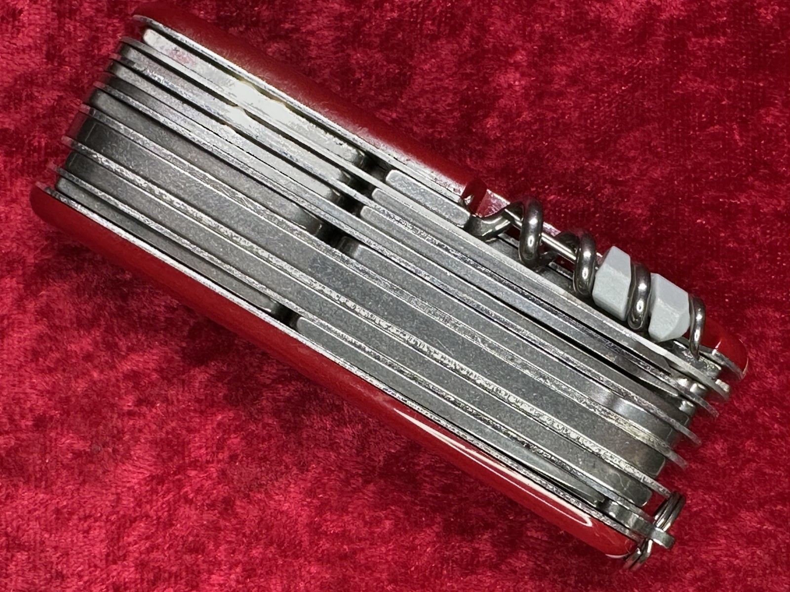 Victorinox SwissChamp Red Swiss Army Knife 91mm 33 Function 22 Tool 8 Layer(688)